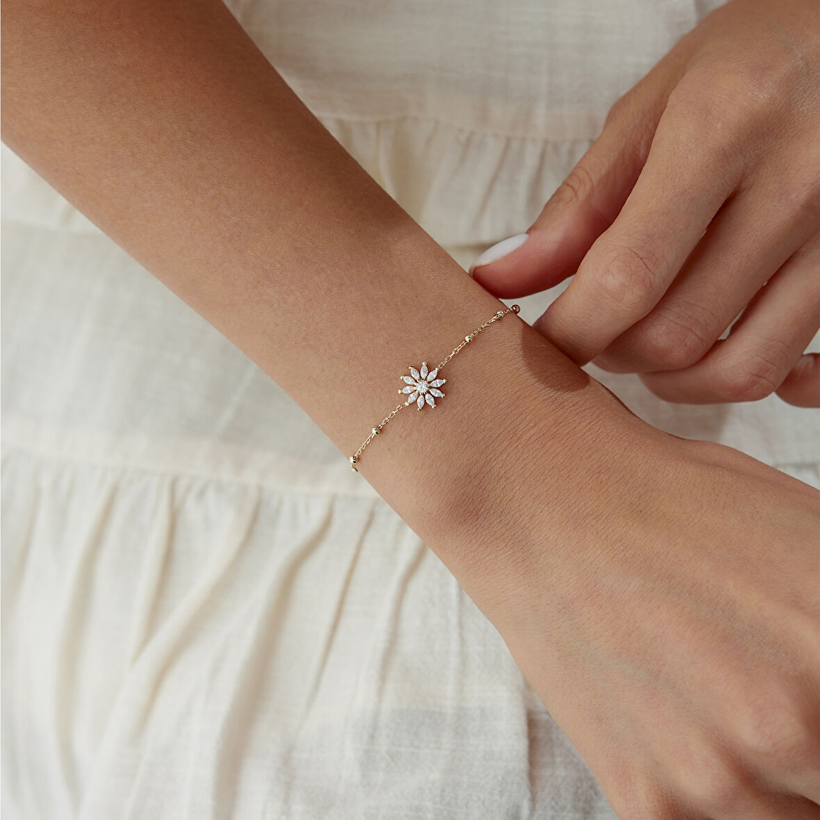 Sıra Top Daisy Bileklik