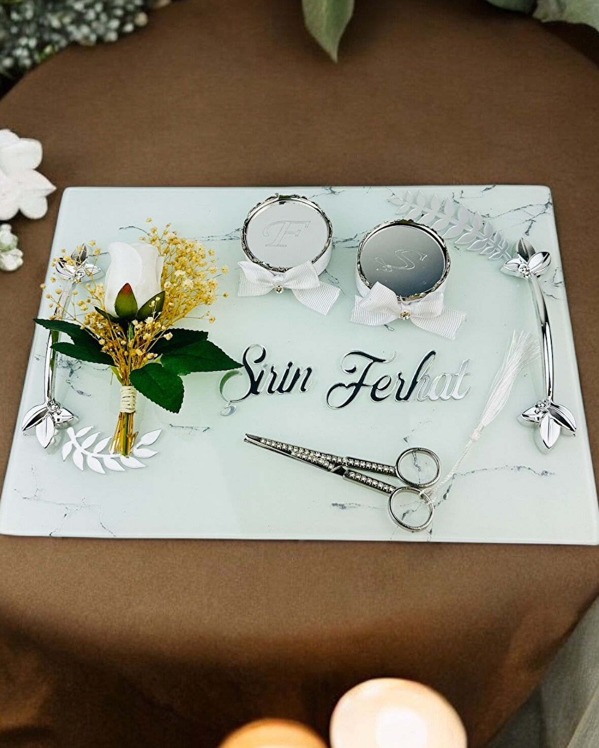 Loyalty Beyaz Söz Nişan Tepsisi