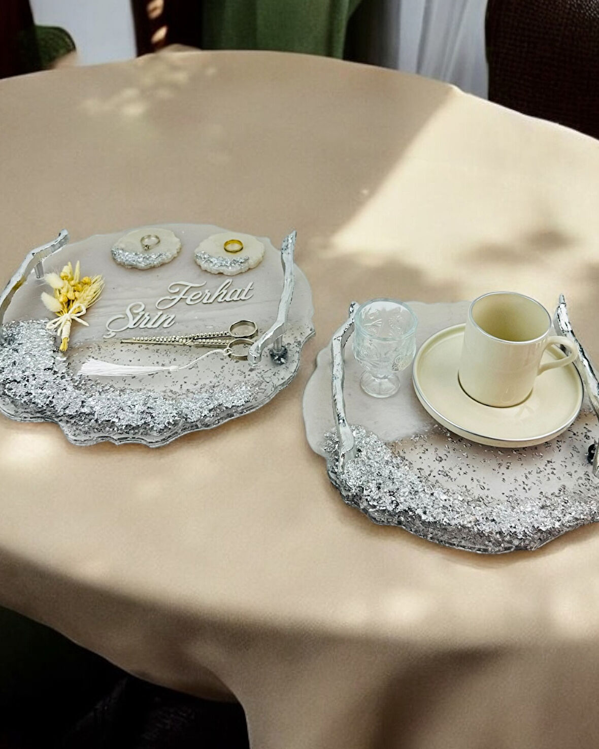  Enchant Gümüş Polyester Söz Tepsisi ve Damat Kahve Fincan Tepsisi 