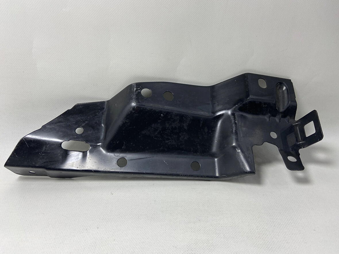 Sağ Ön Çamurluk Uç Parçası Renault Megane 2 7750426675 MAİS