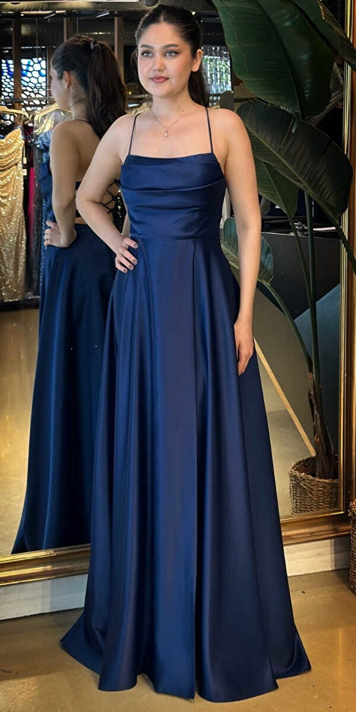 Lacivert İp Askılı  Sırt Dekolteli  Kloş Etekli Saten Uzun Abiye Elbise 7764