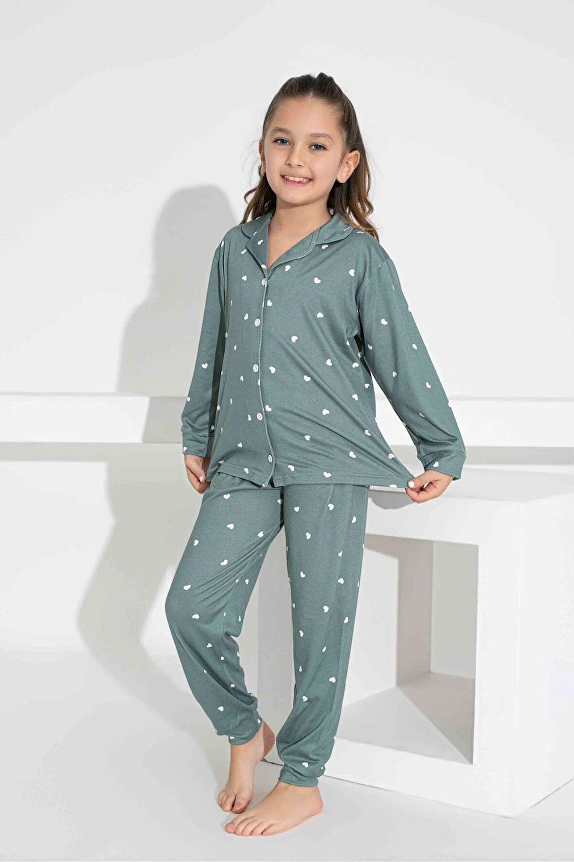 Kız Çocuk Kalp Desenli Düğmeli Uzun Kollu  Pijama Takımı