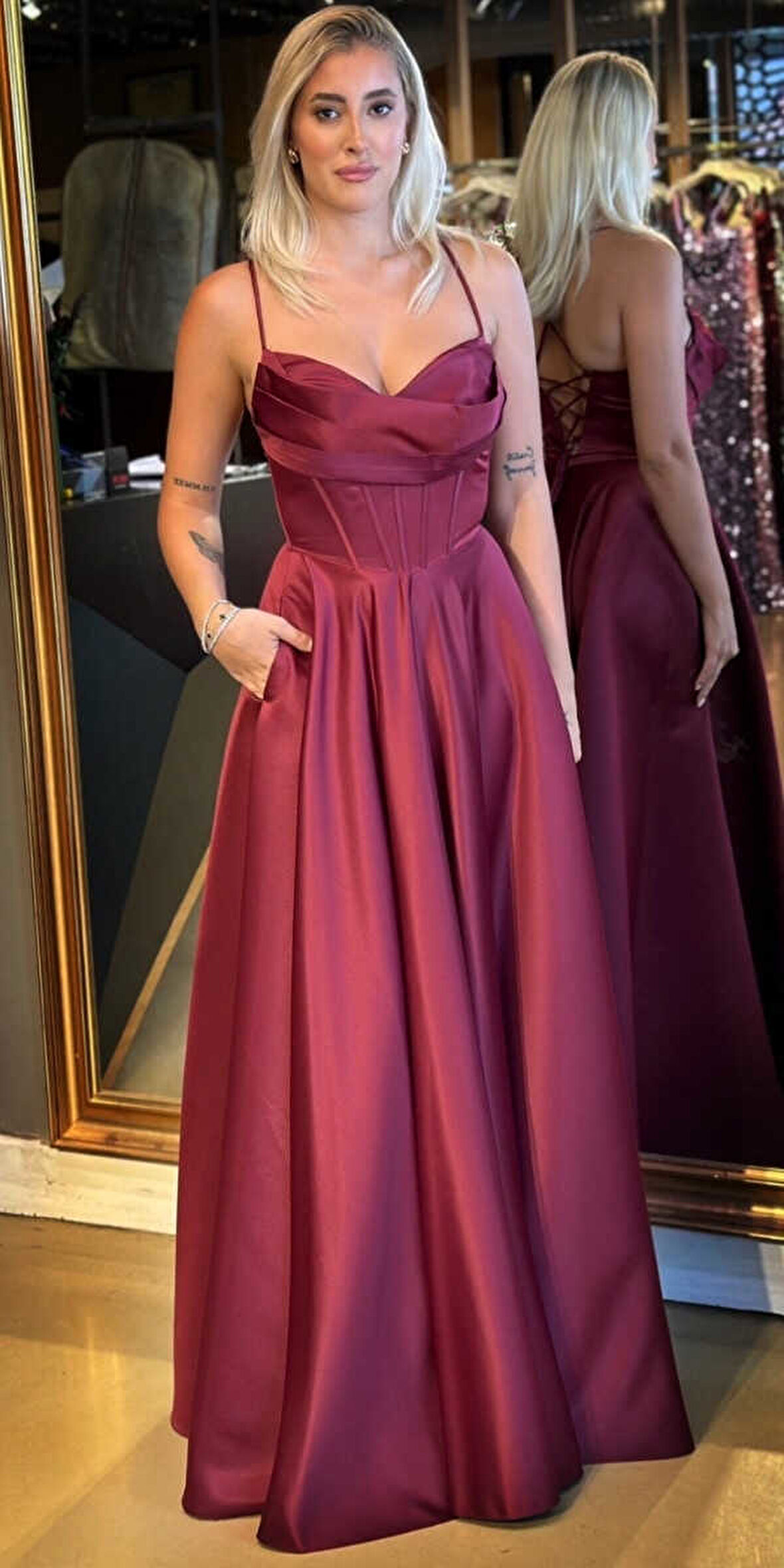 Vişne İp Askılı Sırt Dekolteli  Kloş Etekli Saten Uzun Abiye Elbise 7783