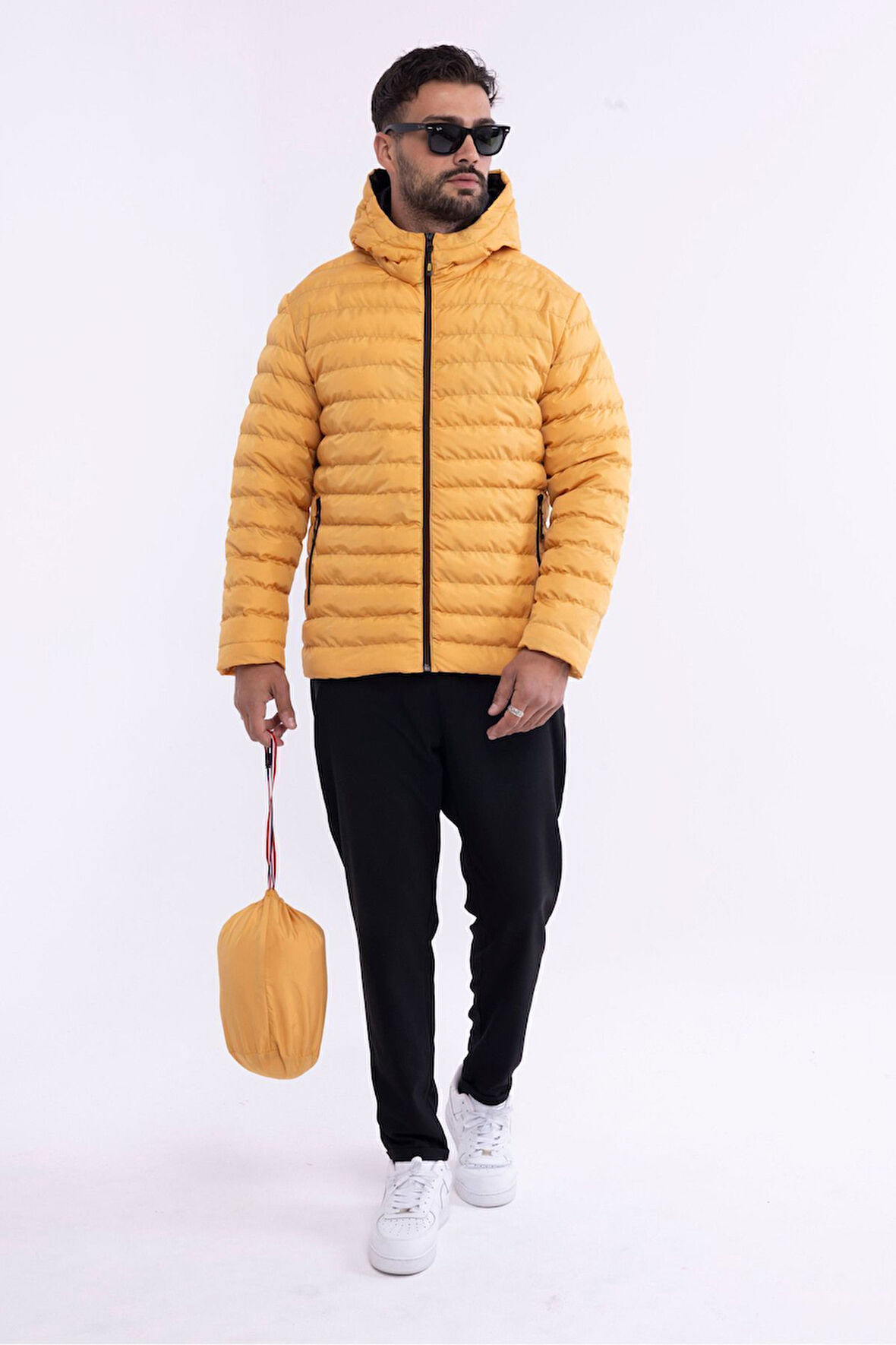 Erkek Sarı Rüzgar Geçirmez Kapüşonlu Taşınabilir Çantalı Elyaf Dolgulu Hafif Spor Mont | S