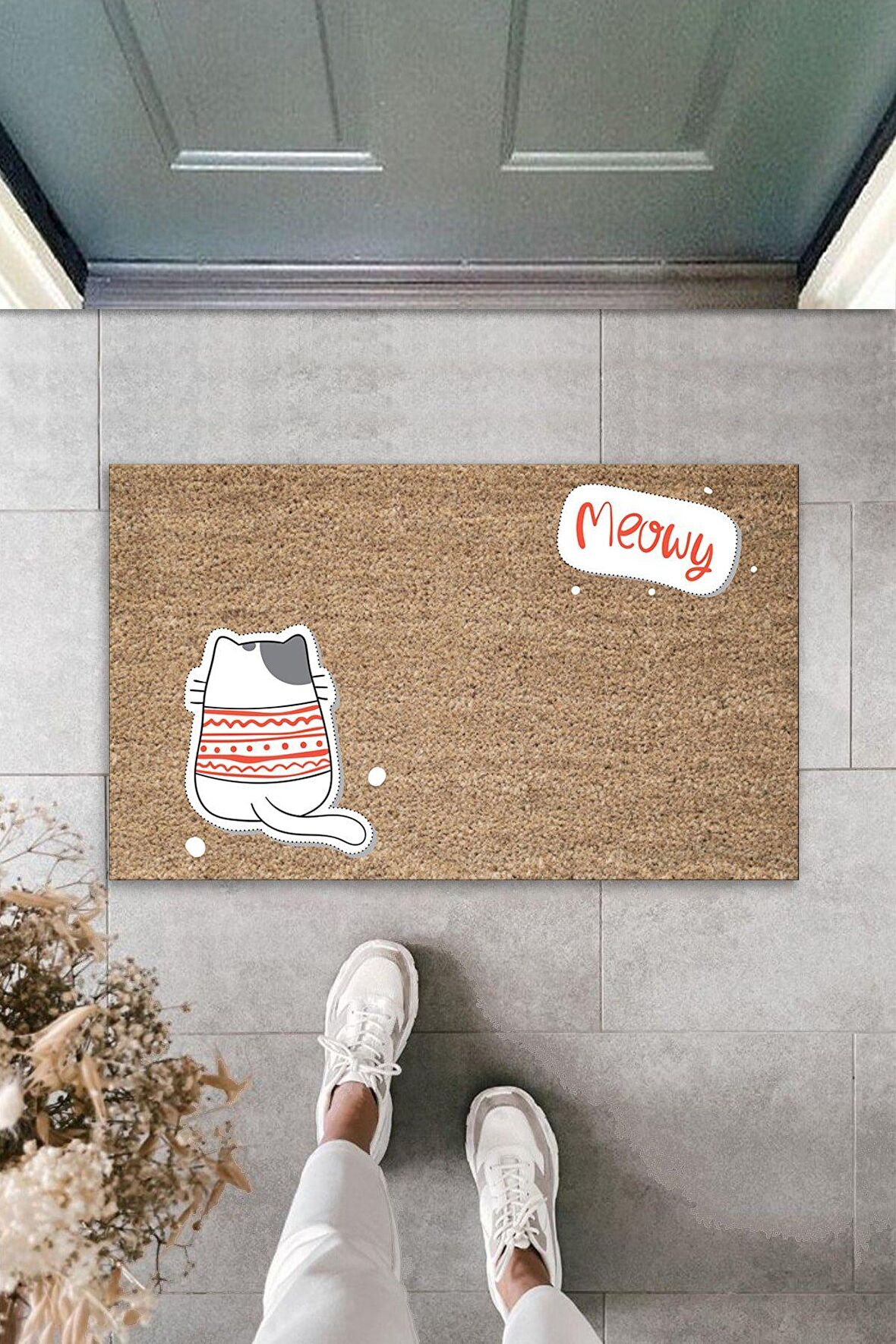 Dijital Baskı  Kahverengi Meowy Yazılı Arkasını Dönmüş Kazaklı Kedi   Kapı  Paspası