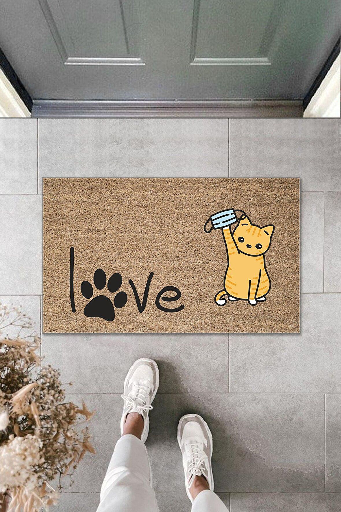 Dijital Baskı Kalitesi  Kahverengi Patili Love Yazılı Maskeli Kedi  Dekoratif Kapı  Paspası
