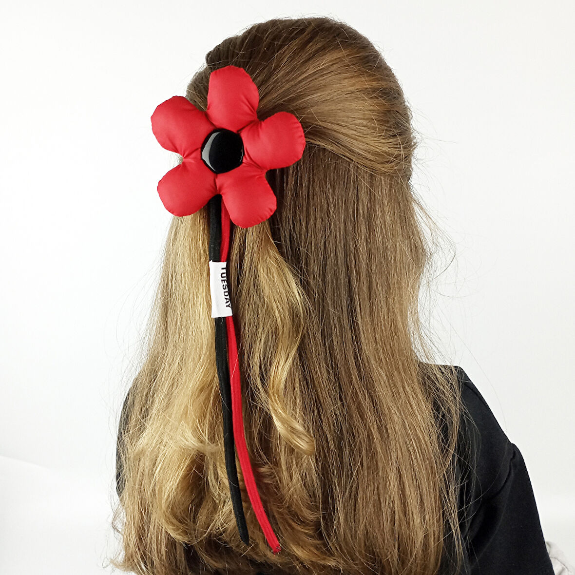 Woodycord El Yapımı Kırmızı Siyah Pofuduk Çiçek Toka 