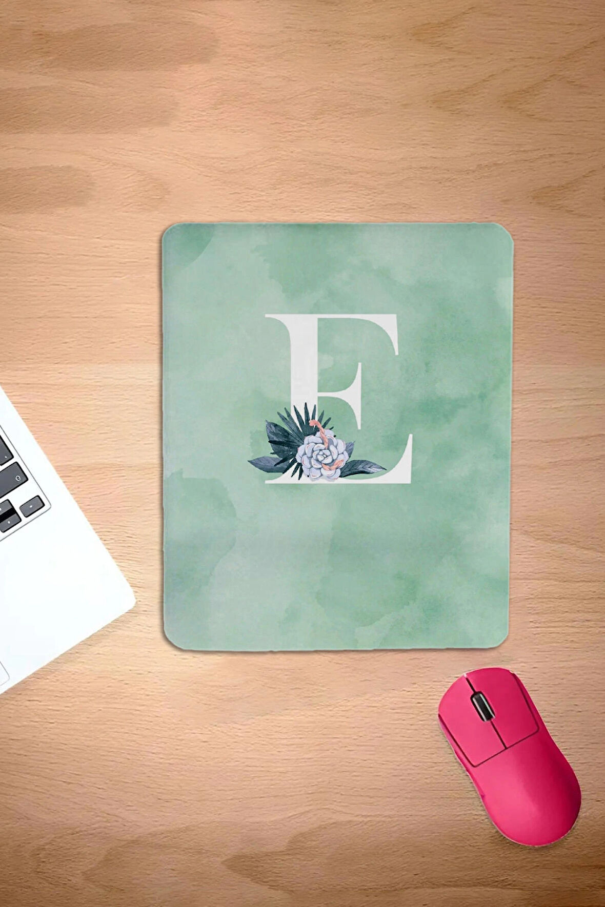 Dikdörtgen, E Harfi, yeşil buğulu renk, harfe özel mousepad, bilek destekli kaymaz taban ergonomik dizayn mouse pad