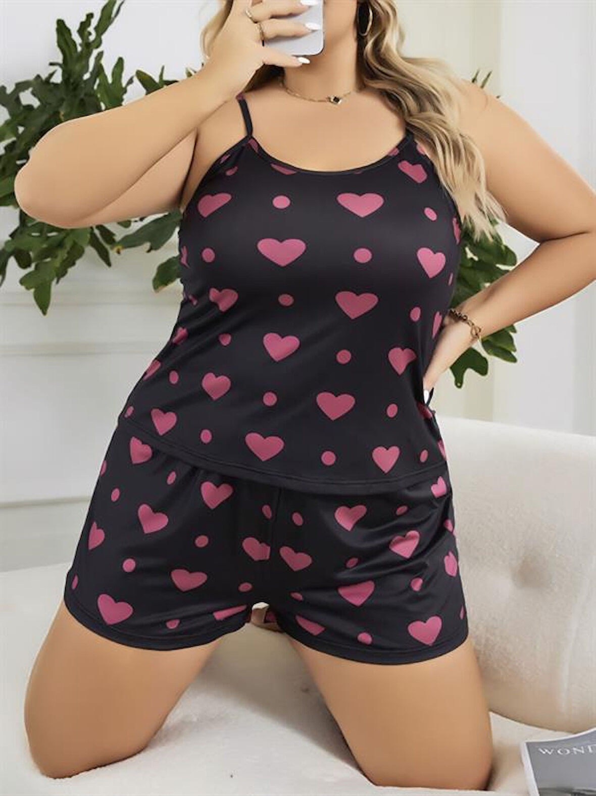 Amora Secret Kadın Fantazi İç Giyim Büyük Beden Siyah Kalp Desen İnce Askılı Pamuklu Şortlu Pijama Takımı - Şehvetli ve Zarif Tasarım