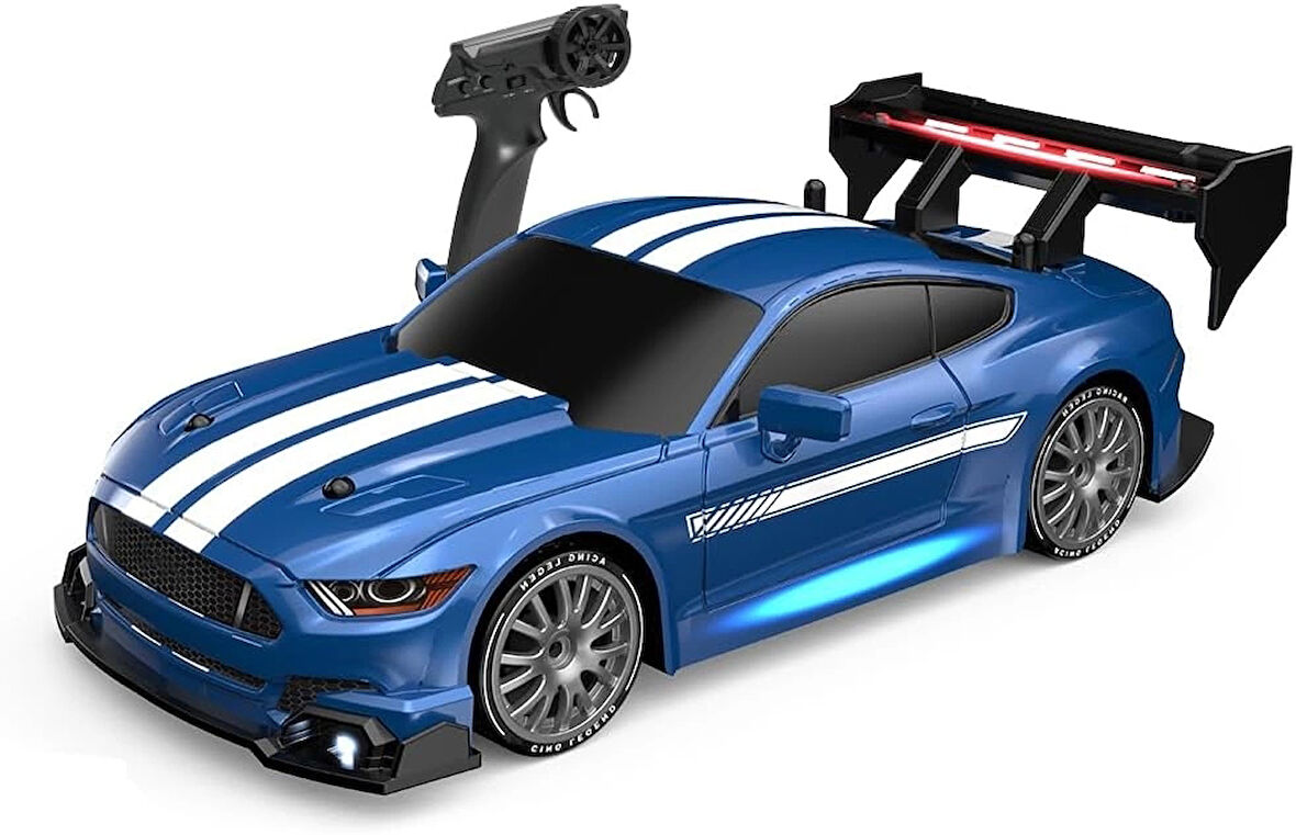 Uzaktan Kumandalı Drift Araba 1:24 30KM/H Yüksek Hızlı Drift 2.4GHz Ön Işıkları, Alt Işıkları, Arka Kanat Işıkları/Değiştirilebilir Tekerlekleri Olan Uzaktan Kumandalı 4WD Araç