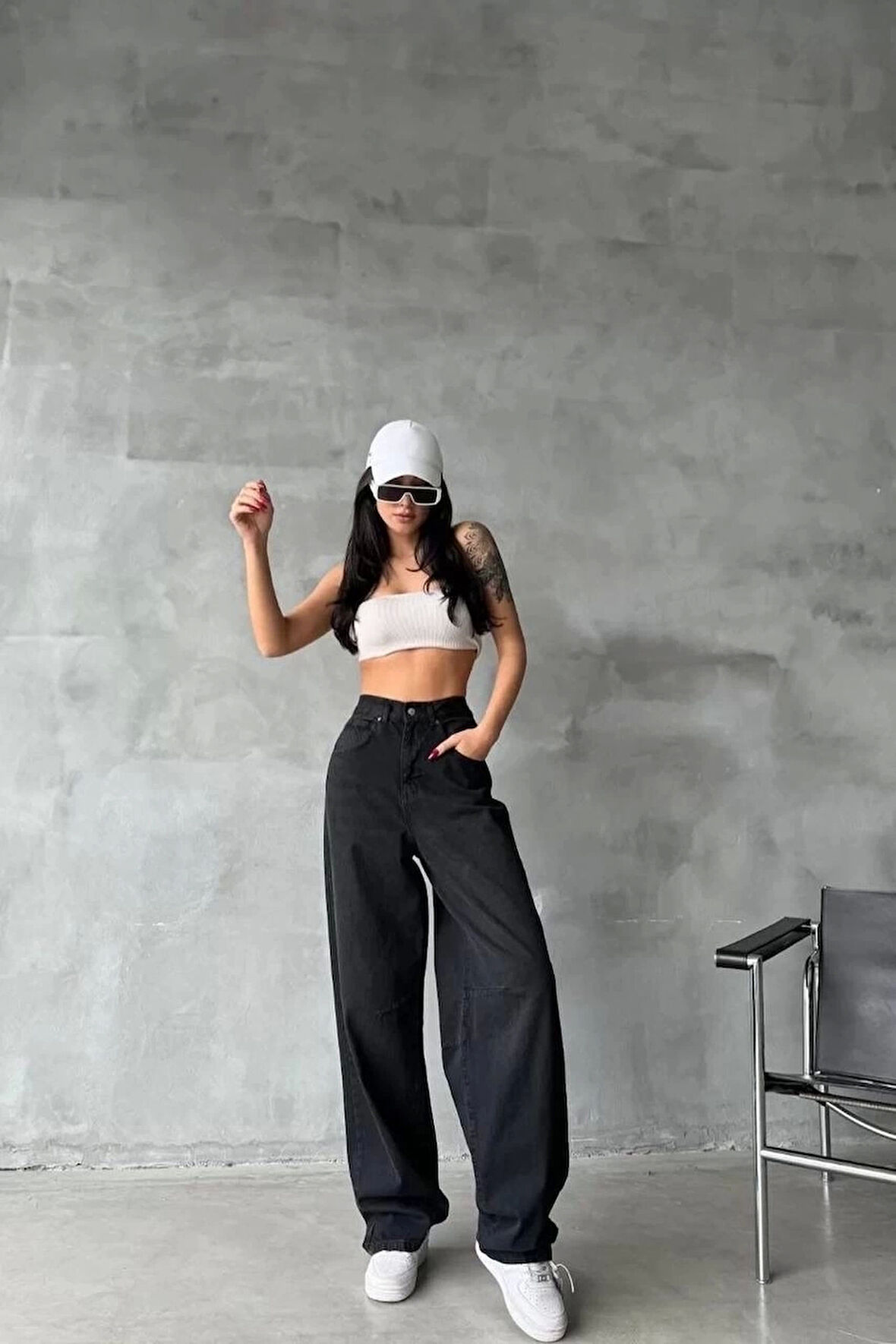 Arkadan tokalı jeans pantolon Siyah