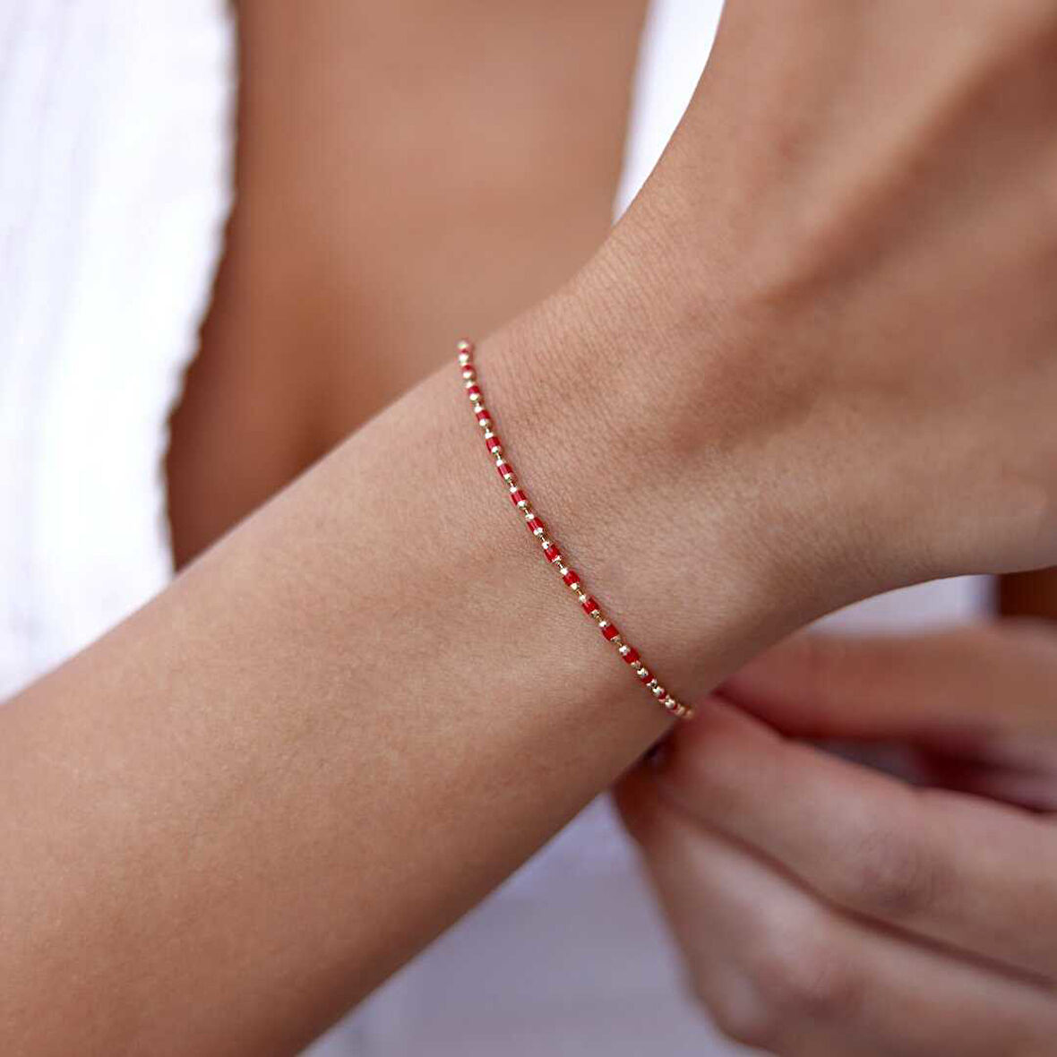 Kırmızı Mineli Golf Bileklik