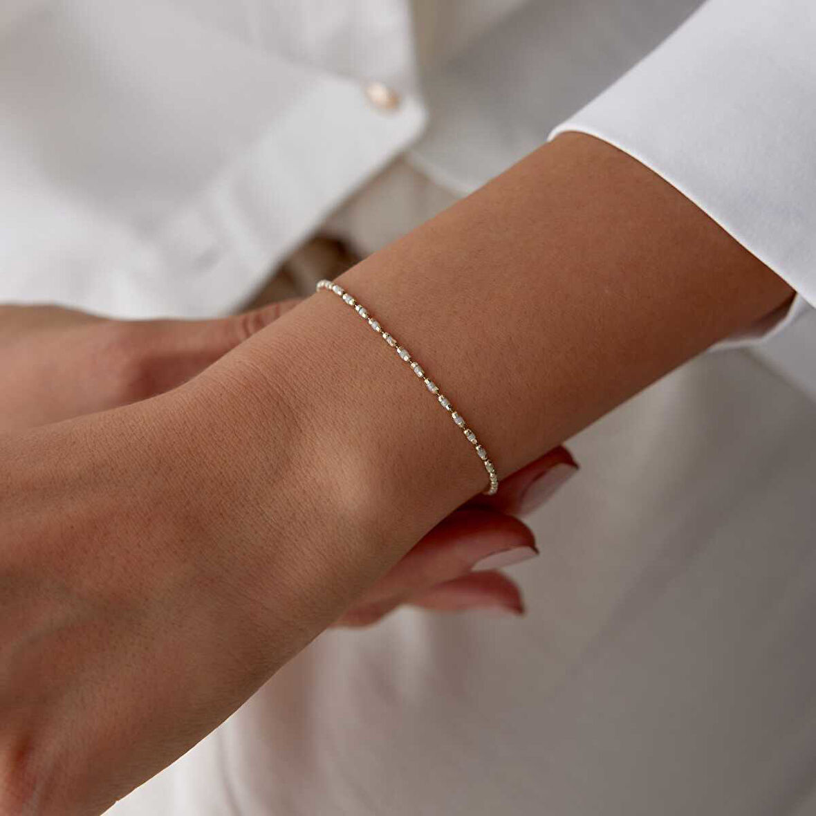 Beyaz Mineli Golf Bileklik