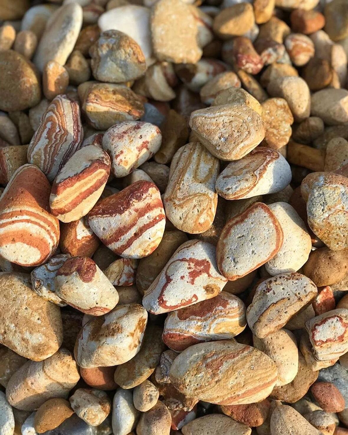 Sarı Çizgili Dolomit Taşı 2 Kg 2,5-4 Cm Renkli Dolomit Dekoratif Taş