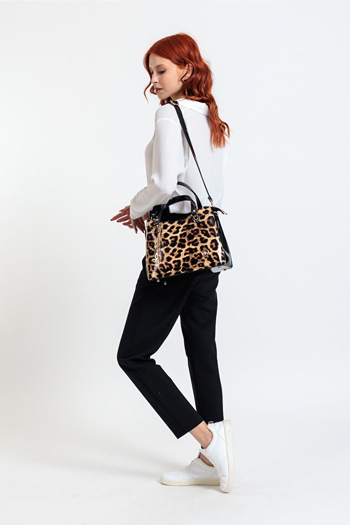 Leopar Desen Siyah Altın Sarısı rugan El Omuz Çantası