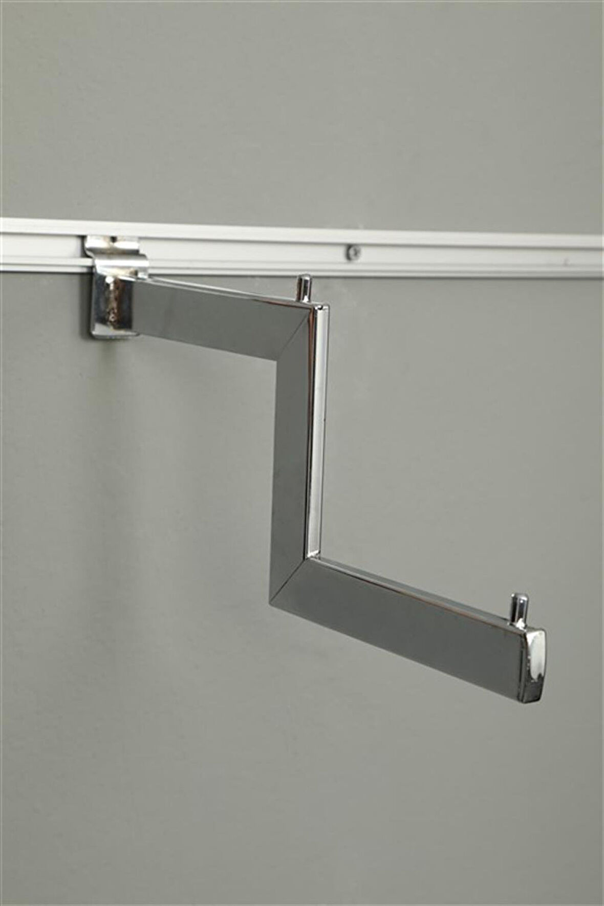 Kanallı Panoya Z Baston