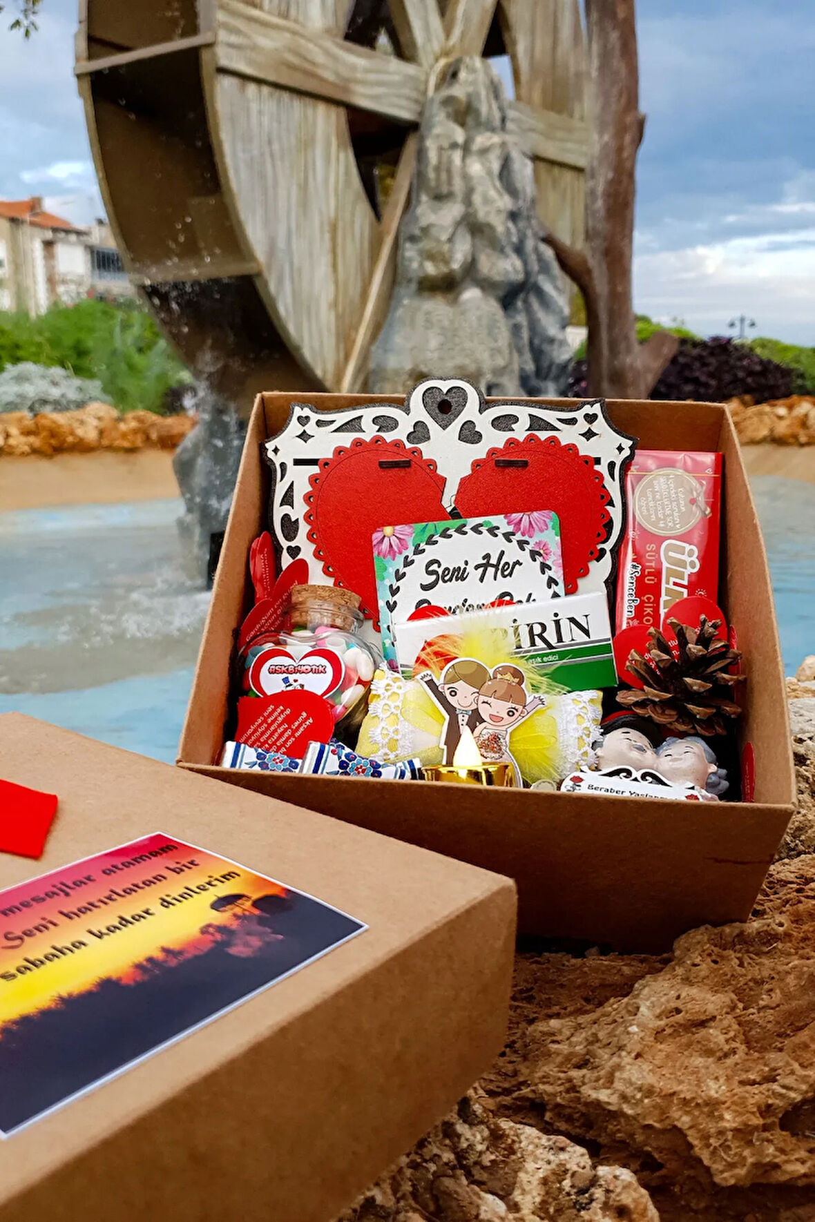 Sevgiliye Eşe Kare Kraft Kutuda Anlamlı Hediye Doğumgünü Yıldönümü Sürpriz 1mill4box9