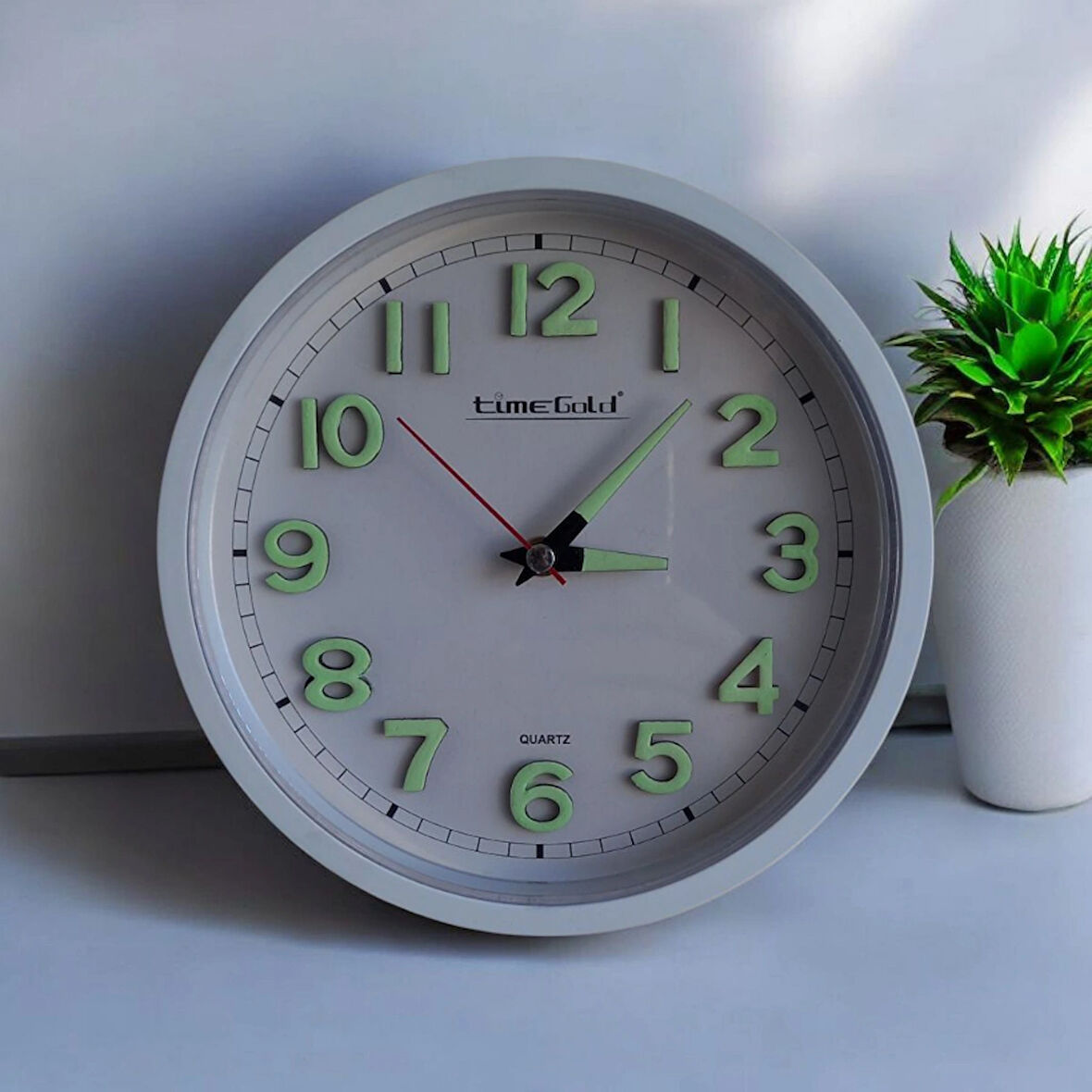 Time Gold Fosforlu 22 cm Duvar Saati Karanlıkta Parlayan Fosforlu Küpe Zincirli Kolye Seti