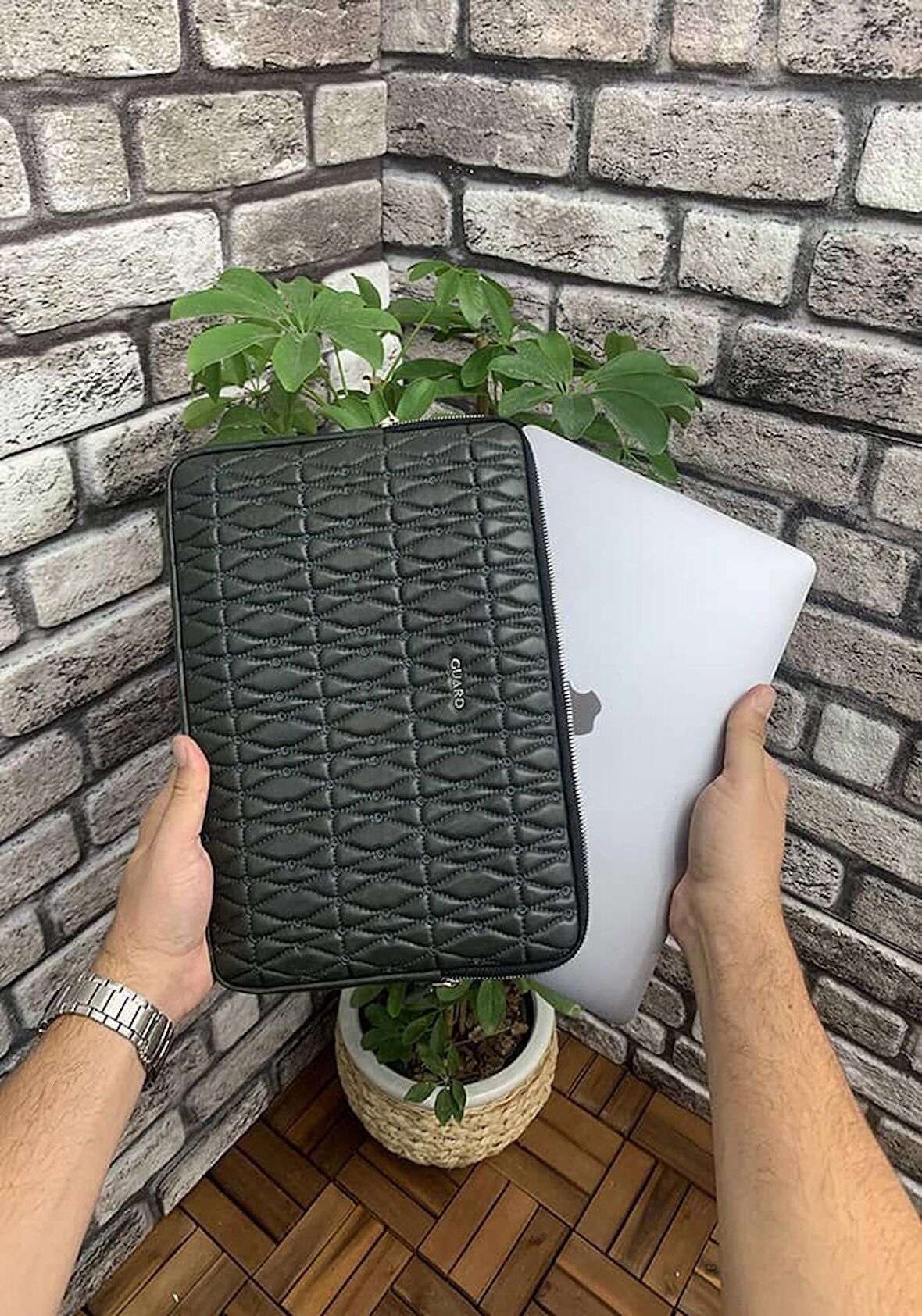 Guard Nakış Desenli Yeşil Clutch Çanta  Macbook Pro 13 inç Laptop Kılıfı Hakiki Deri