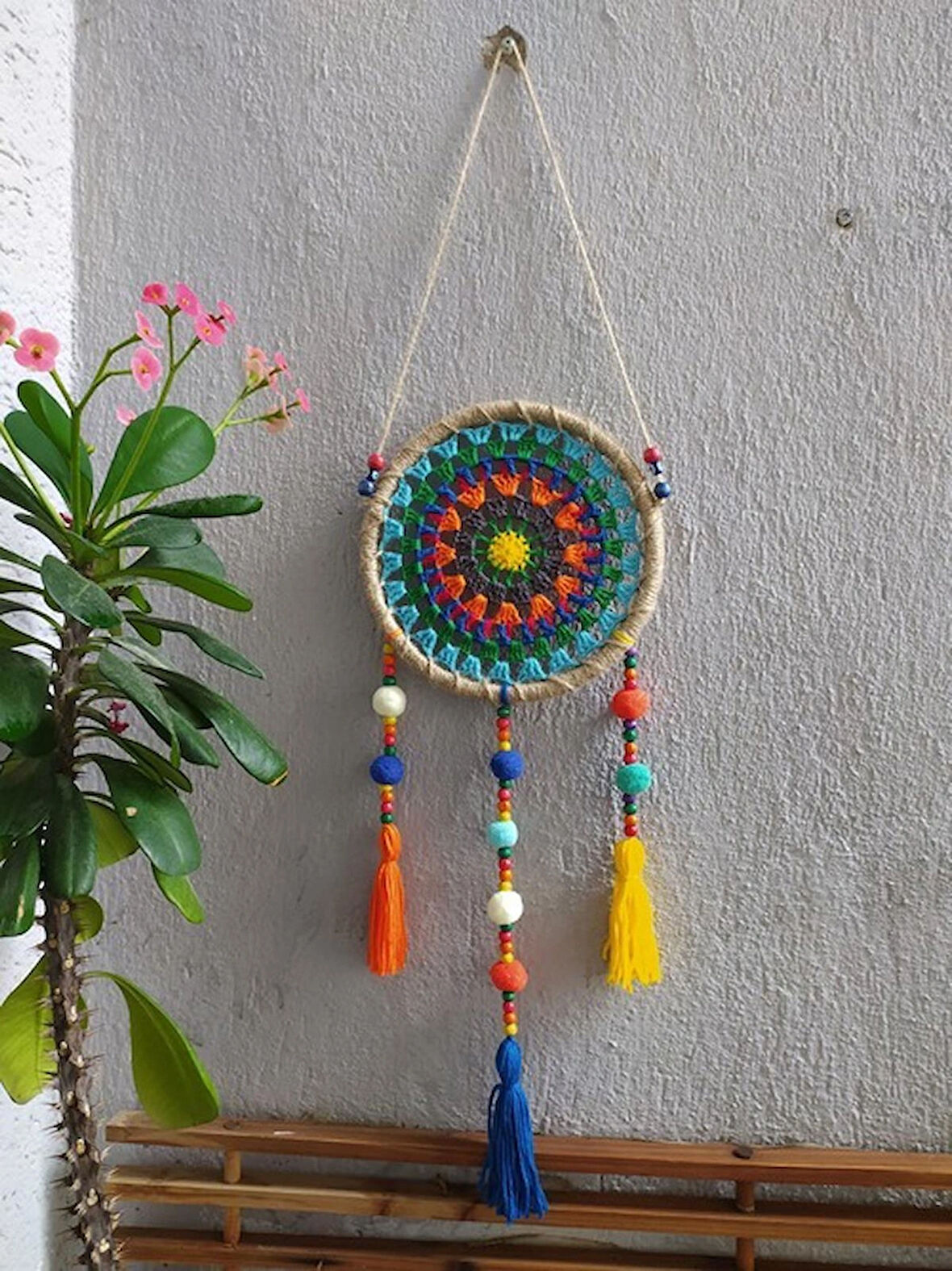 DUVAR SÜSÜ AHŞAP BONCUKLU PONPONLU YEŞİL MODEL