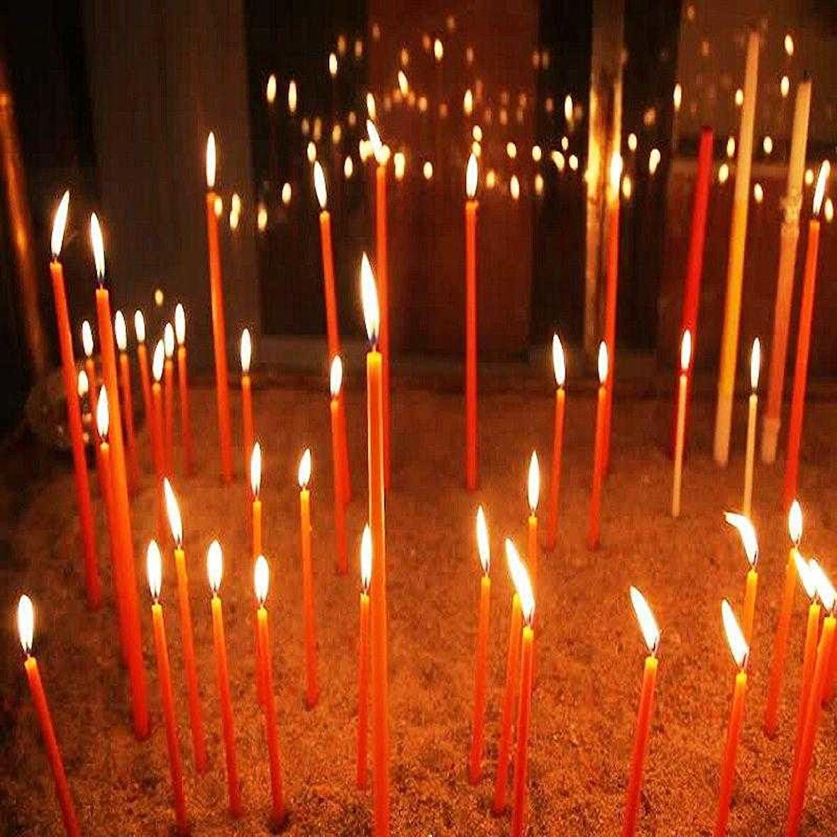 KIRMIZI ARINMA MUMU CHURCH RED CANDLES 8 ADET KIRMIZI UZUN MUM 30 CM KIRMIZI İNCE MUM KIRMIZI MUM