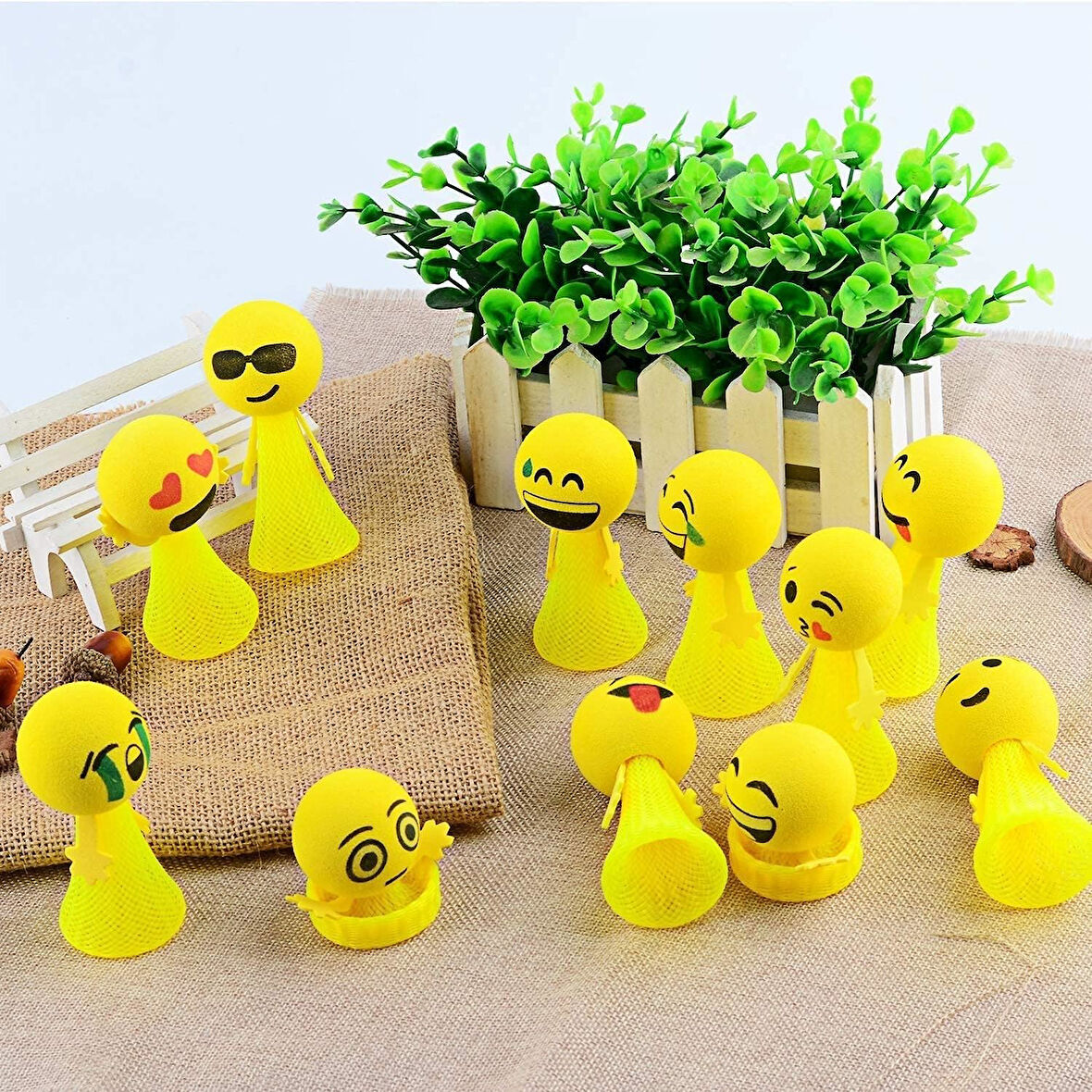 YÜKSEK KALİTE 4 ADET RENKLİ LED IŞIKLI ZIPLAYAN KAFALAR IŞIKLI UÇAN KAFALAR IŞIKLI EMOJİ KAFALAR
