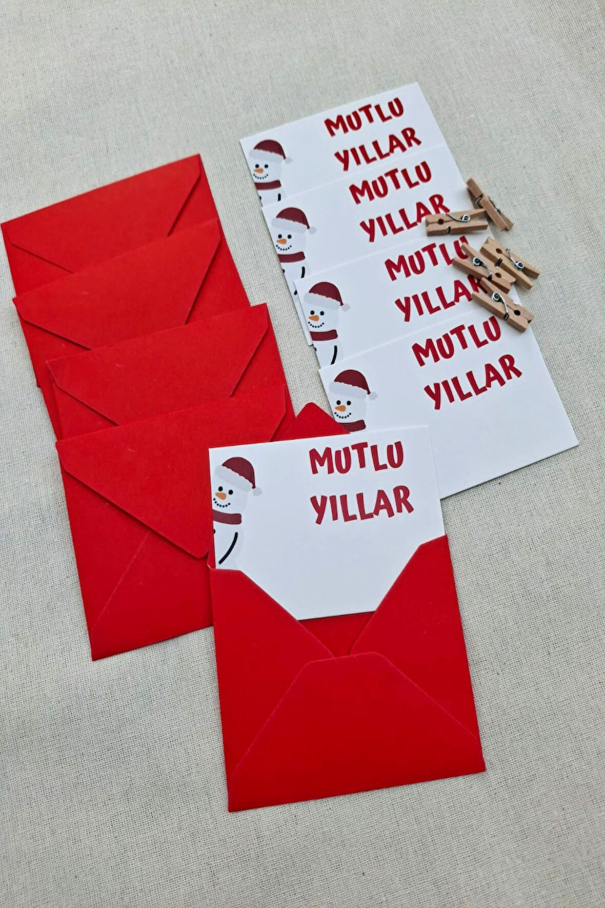 15 Adet Kırmızı Zarf Kardan Adamlı Mutlu Yıllar Kartı - Yılbaşı Hediye - Hediye Paketleme - 9x7
