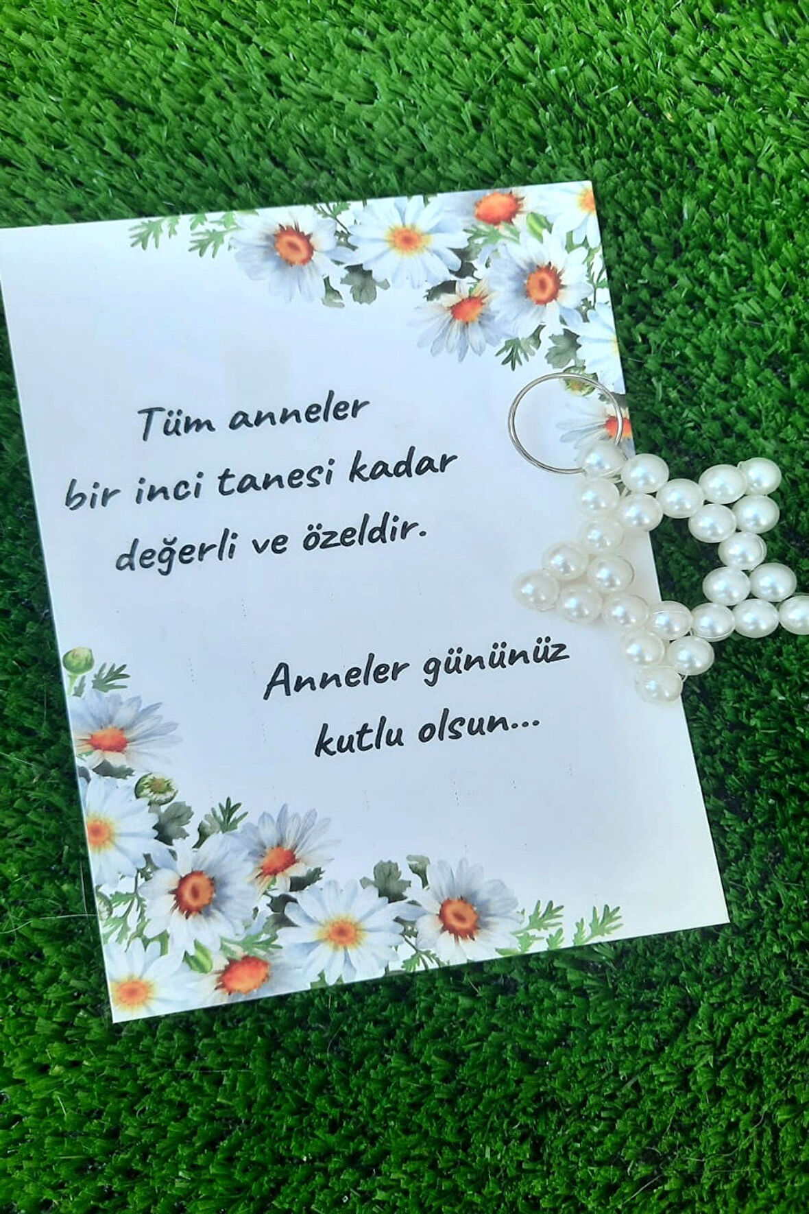 10 Adet Anneler Günü İnci Yıldız Anahtarlık - Papatya Kuşe Kartlı Jelatinli- Anneler Günü Hediyesi