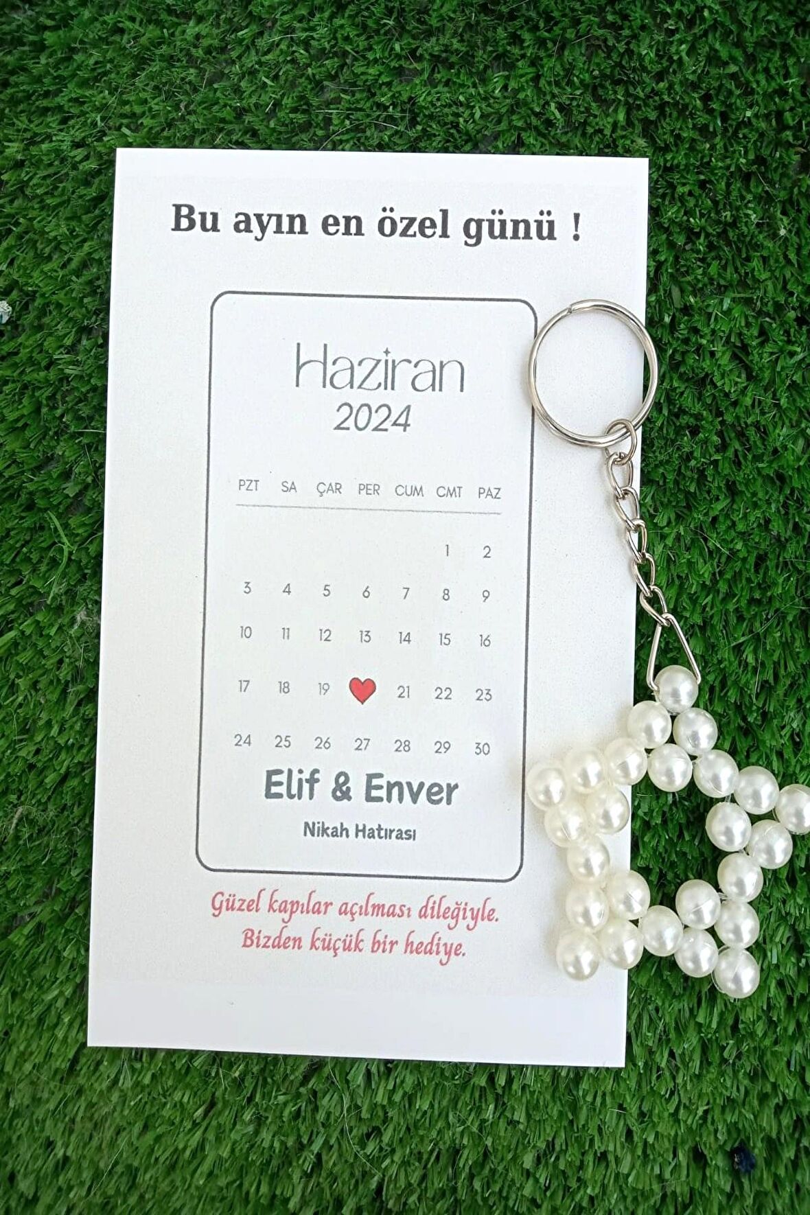 20 Adet Takvim Konsept Kuşe Kartlı İnci Yıldız Anahtarlık - Nikah Hediye -Kına Hediye - Kişiye Özel