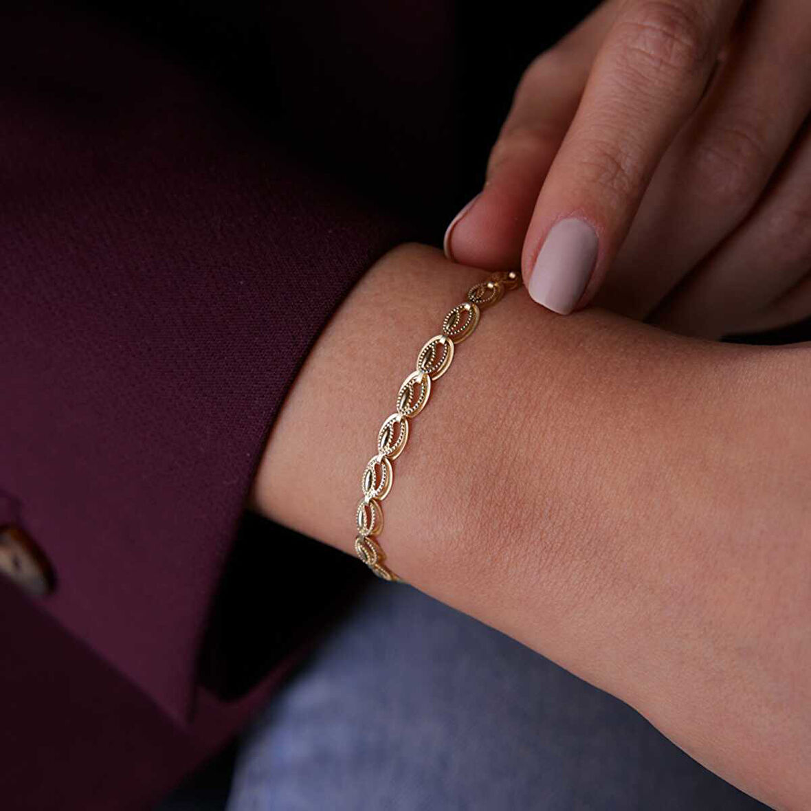 Sıra İçi Boş Oval Bileklik