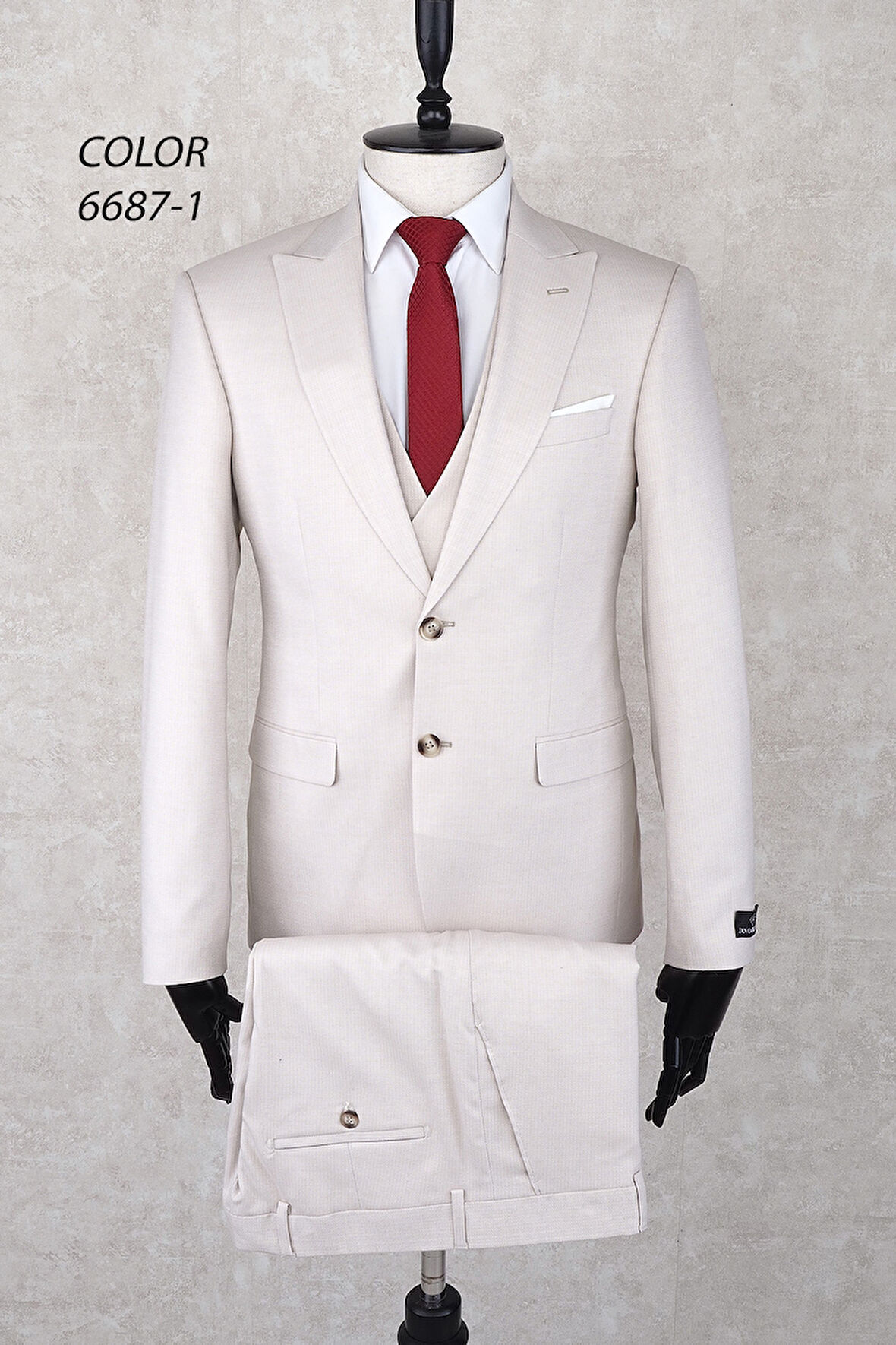 Slim Fit Sivri Yaka İki Düğme Çift Yırtmaç  Krem Rengi  Drop 6 Yelekli Takım Elbise