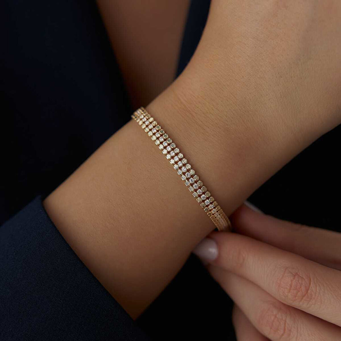 Üç Sıra Taş Detaylı Bileklik