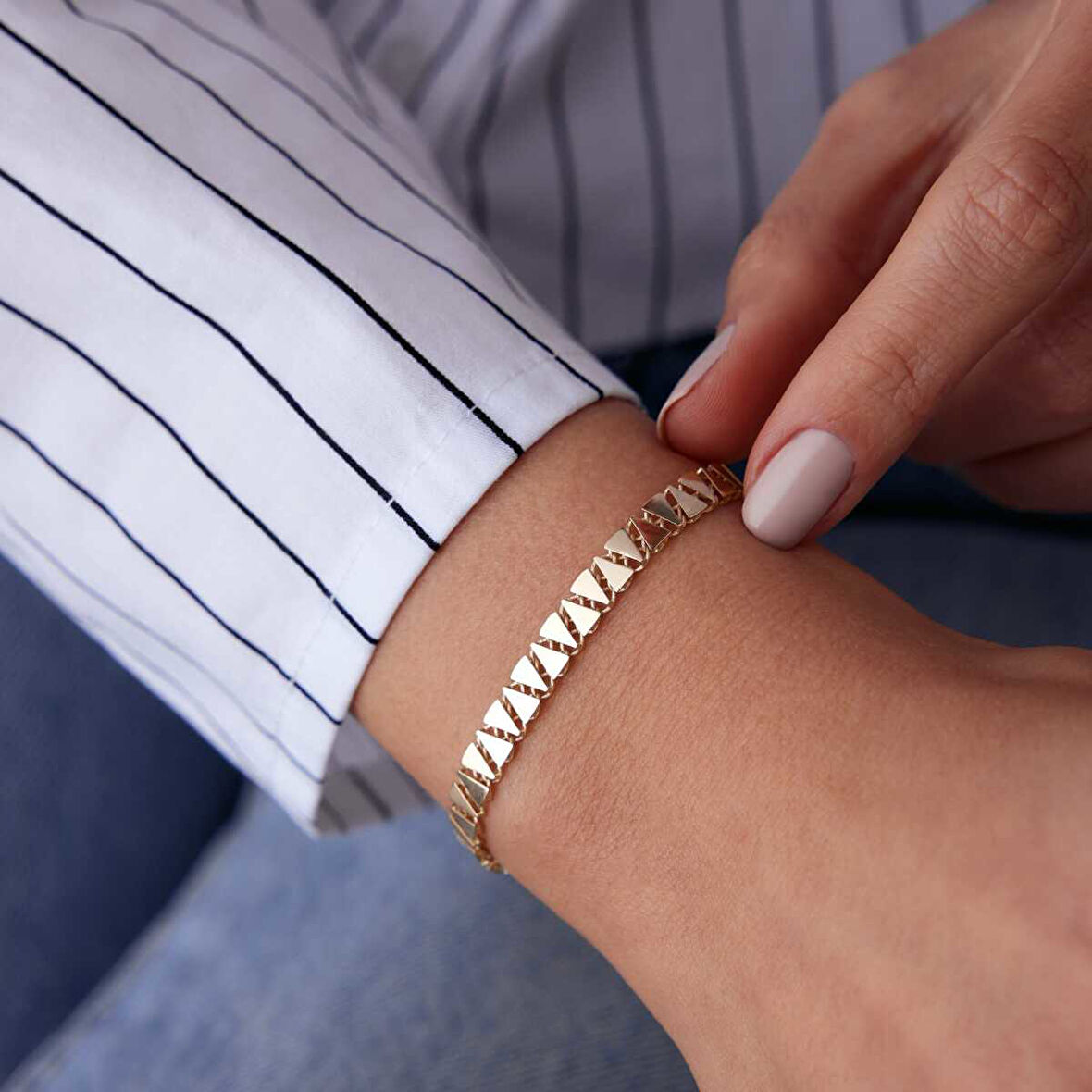 Ters Düz Üçgen Bileklik