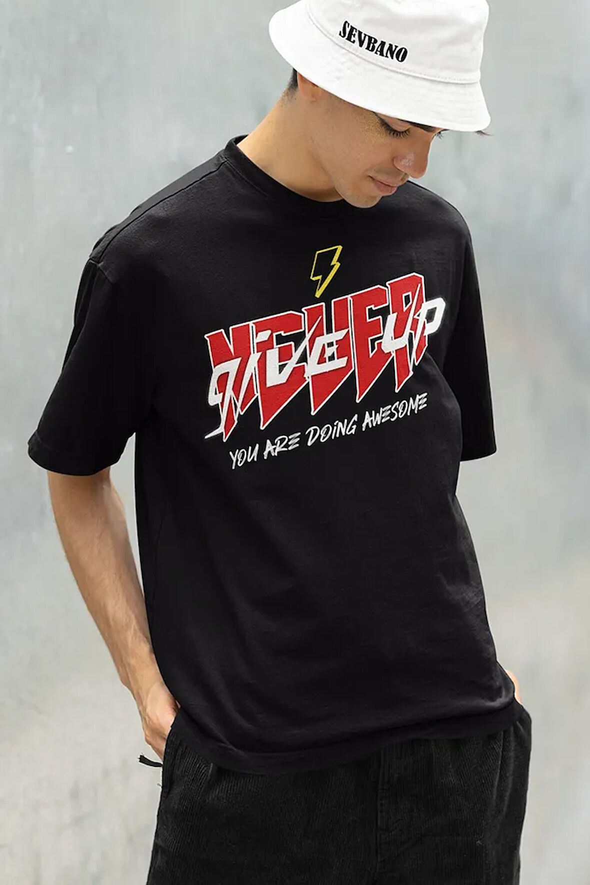 Never Give Up You Are Doing Awesome Yazılı Unisex Oversize Tişört