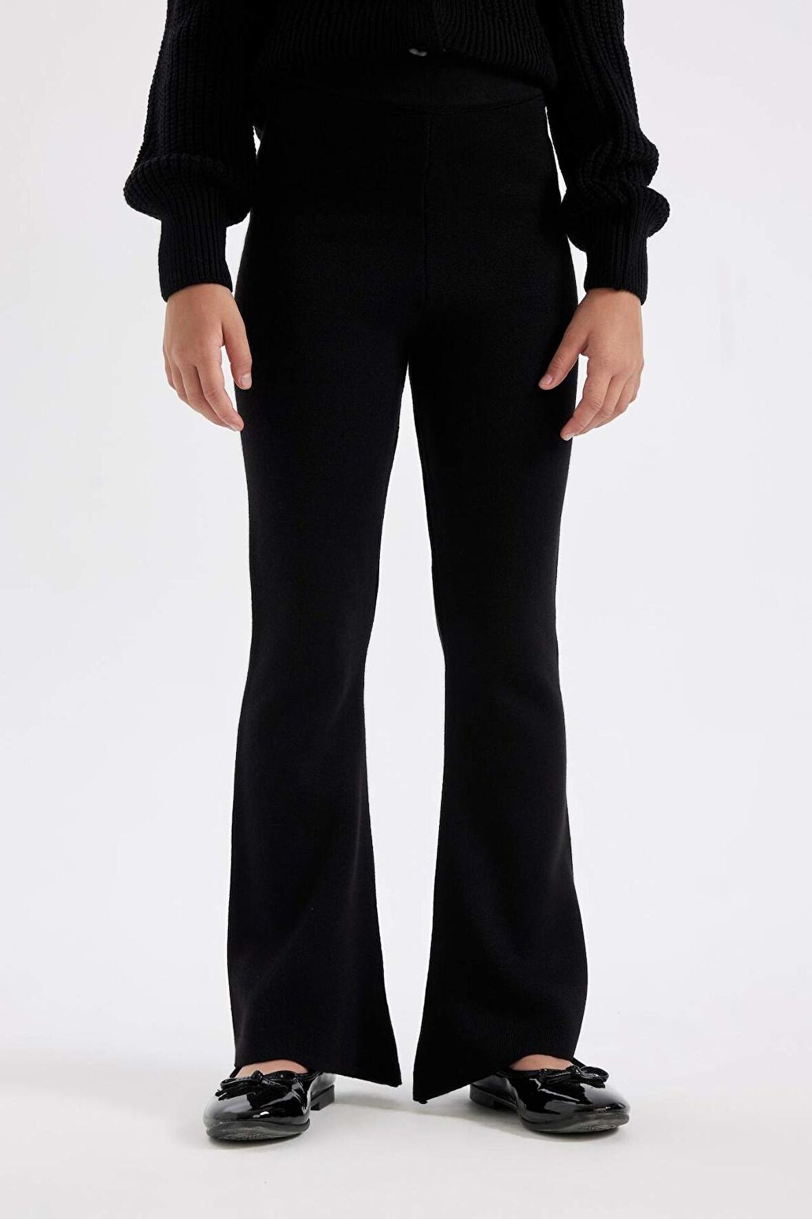 DeFacto Kız Çocuk Flare Fit İspanyol Paça Basic Düz Triko Pantolon A6029A824WNBK27
