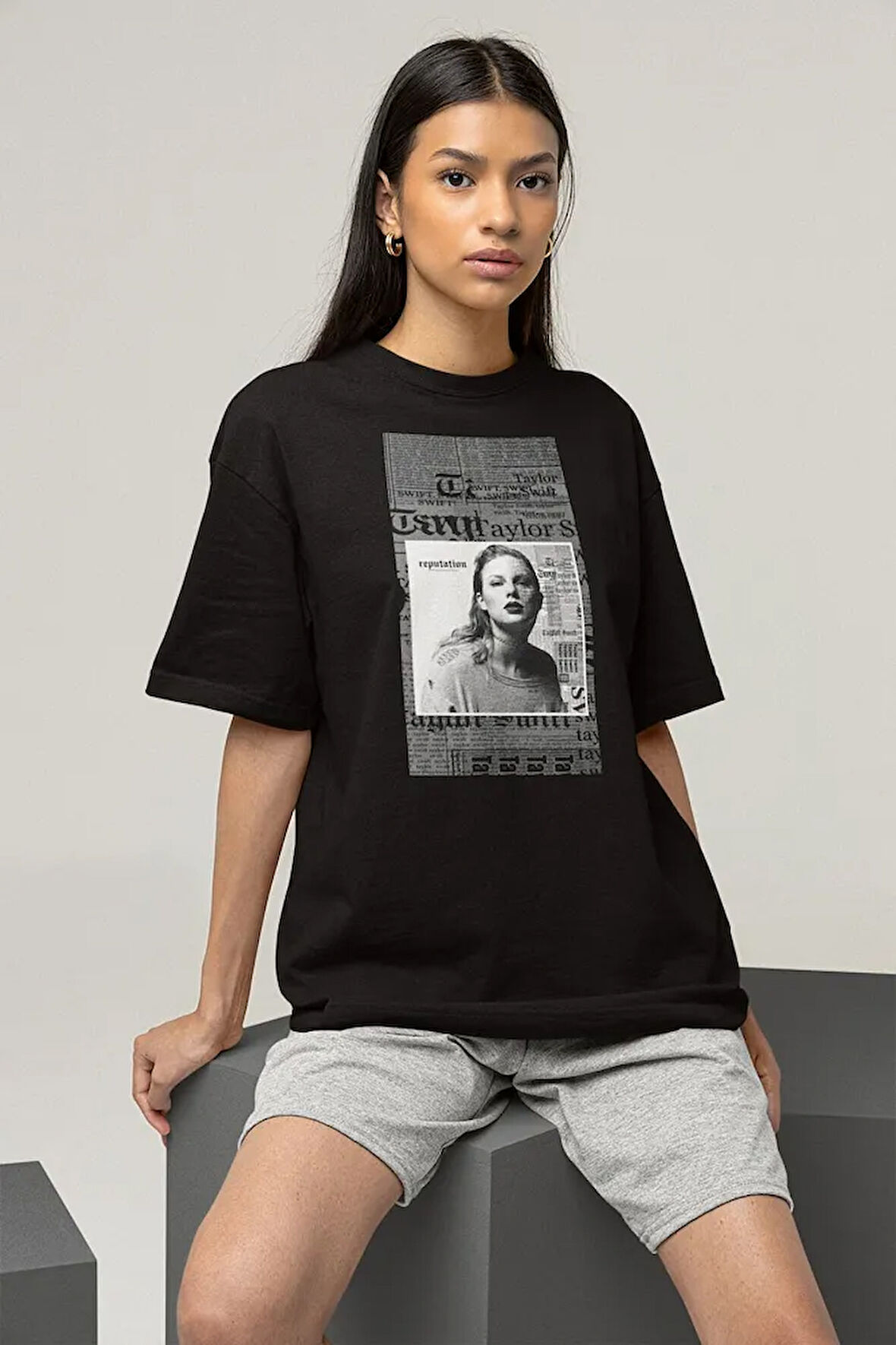 Gazete Temalı Unisex Oversize Taylor Swift Tişört