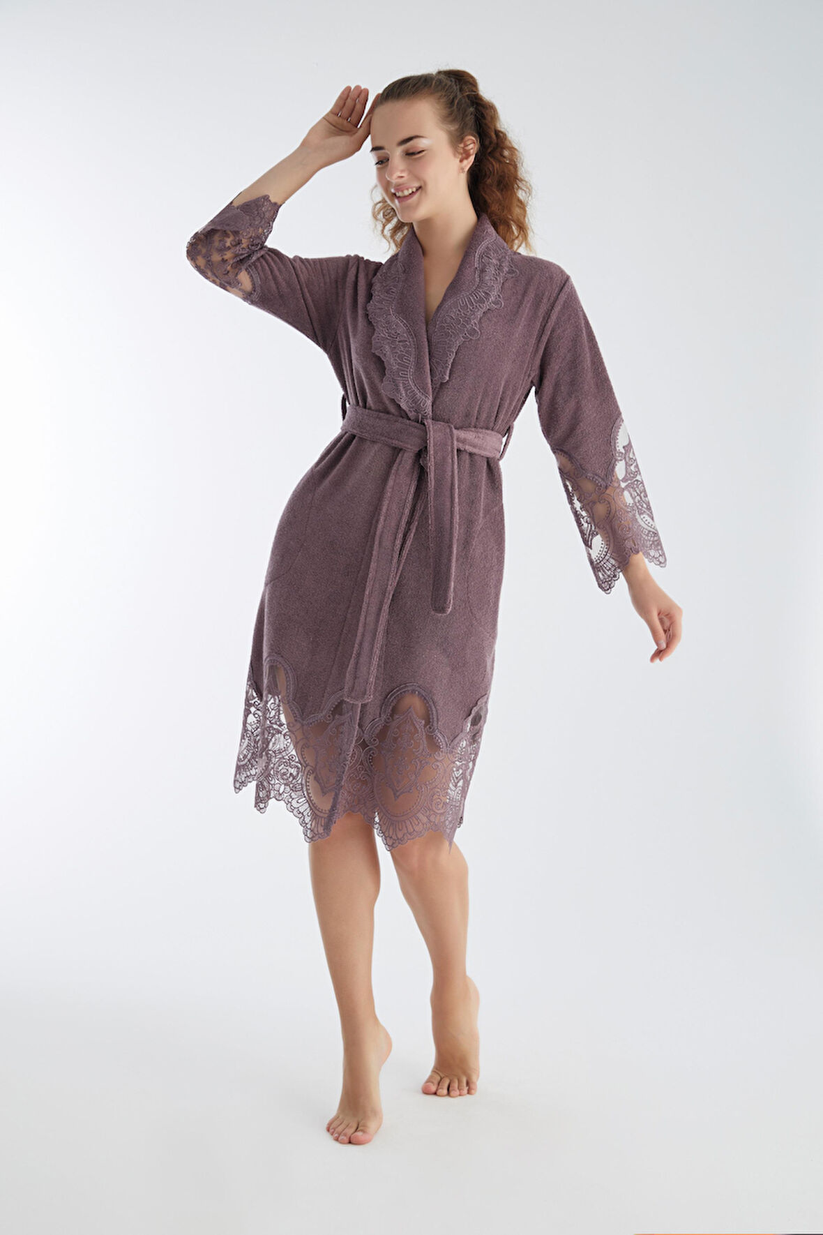 Dantelli Kısa Şalyaka Bukle Bambu Cotton Kadın Bornoz