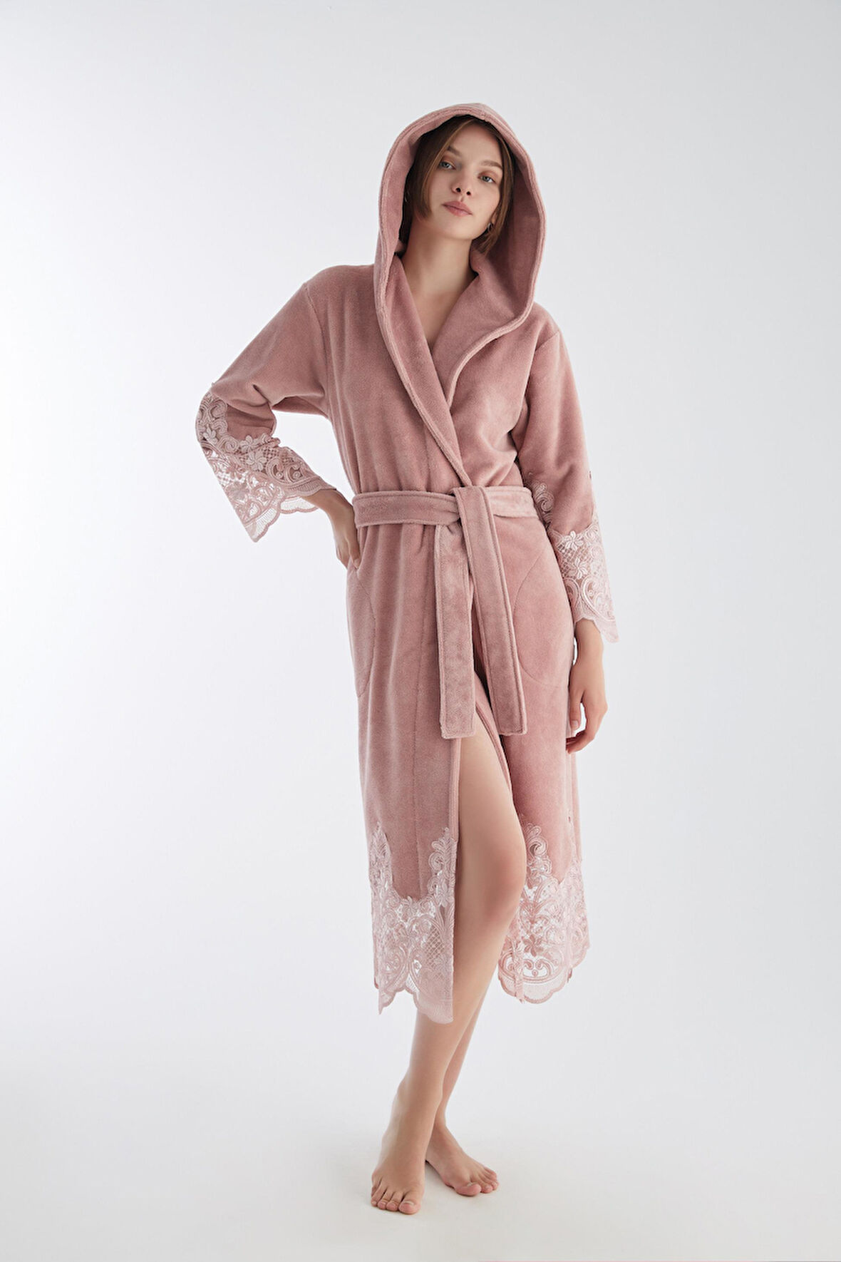 Dantelli Uzun Kapüşonlu Triga Bambu Cotton Kadın Bornoz