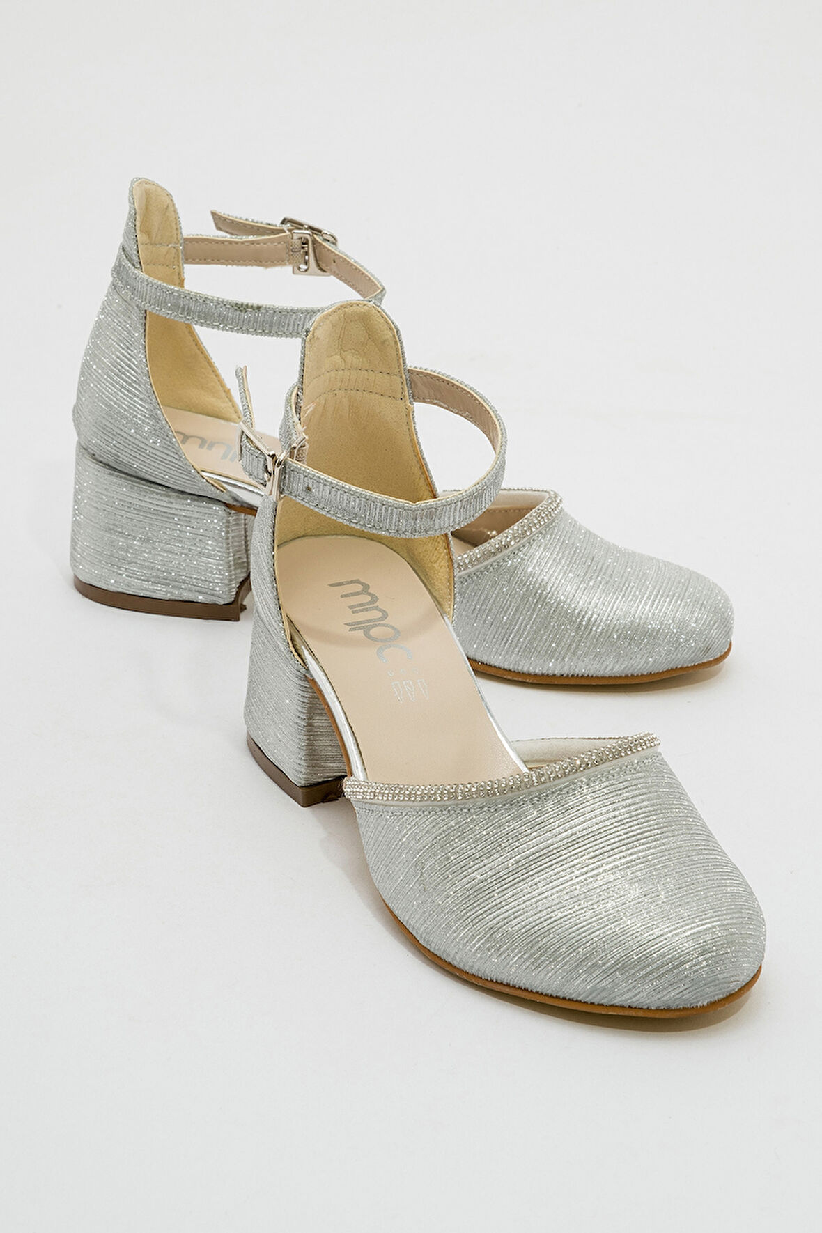mnpc Kız Çocuk Gümüş Topuklu Tasarım Abiye Ayakkabı
