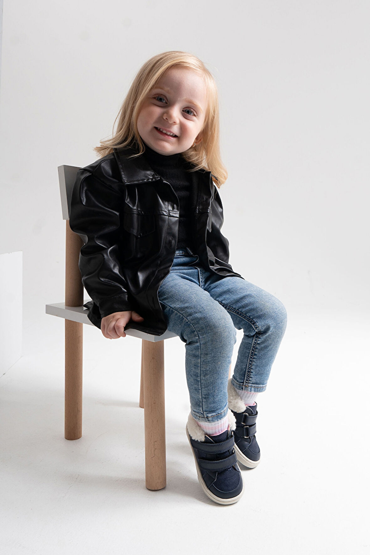 mnpc Kız Çocuk Lacivert Hakiki Deri Suya Dayanıklı Anatomik Günlük Bot