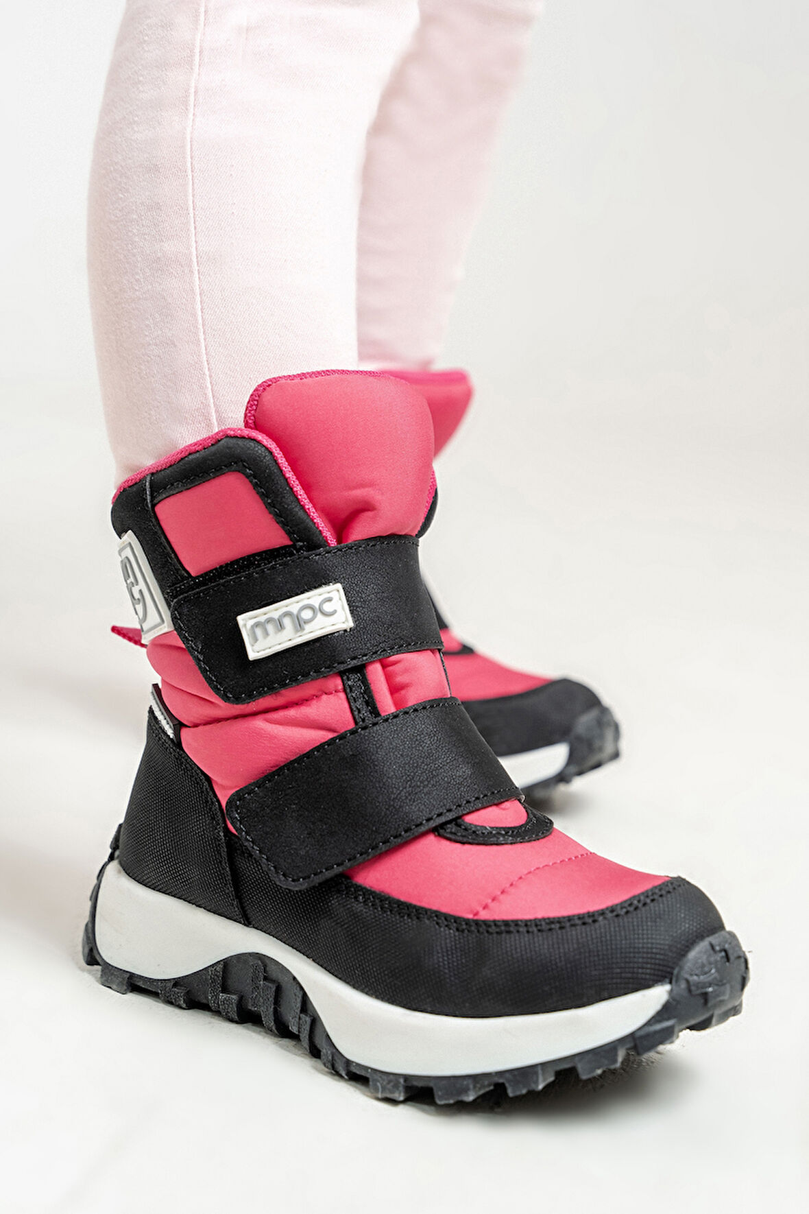 mnpc Kız Çocuk Siyah-Fuşya Su Geçirmez Anatomik Günlük Bot