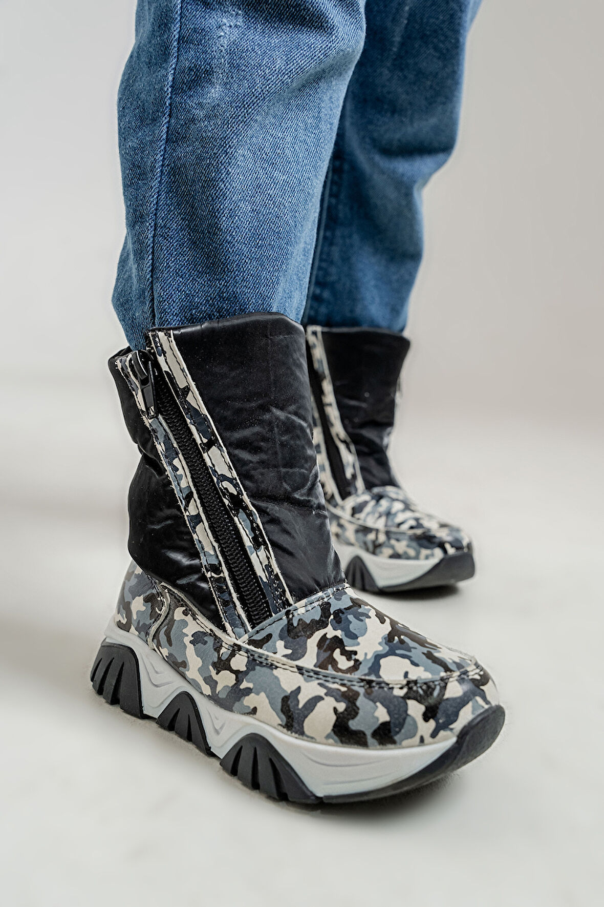 mnpc Erkek Çocuk Siyah Hakiki Deri Suya Dayanıklı Anatomik Günlük Bot