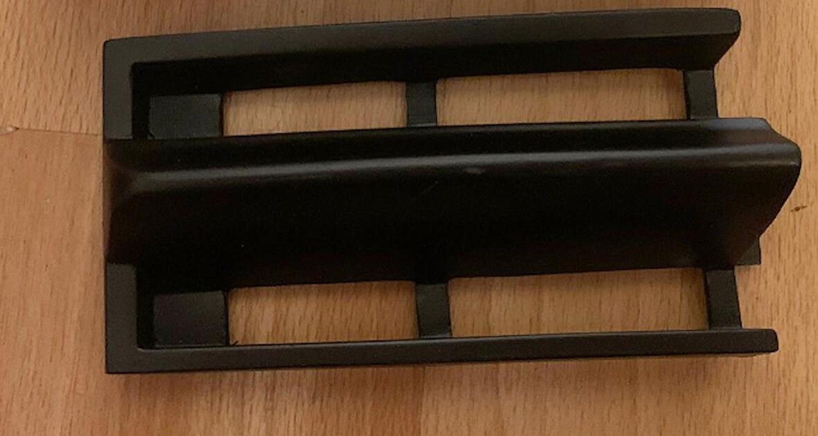 Mercedes W124 Çeki Demiri Tampon Izgarası Siyah