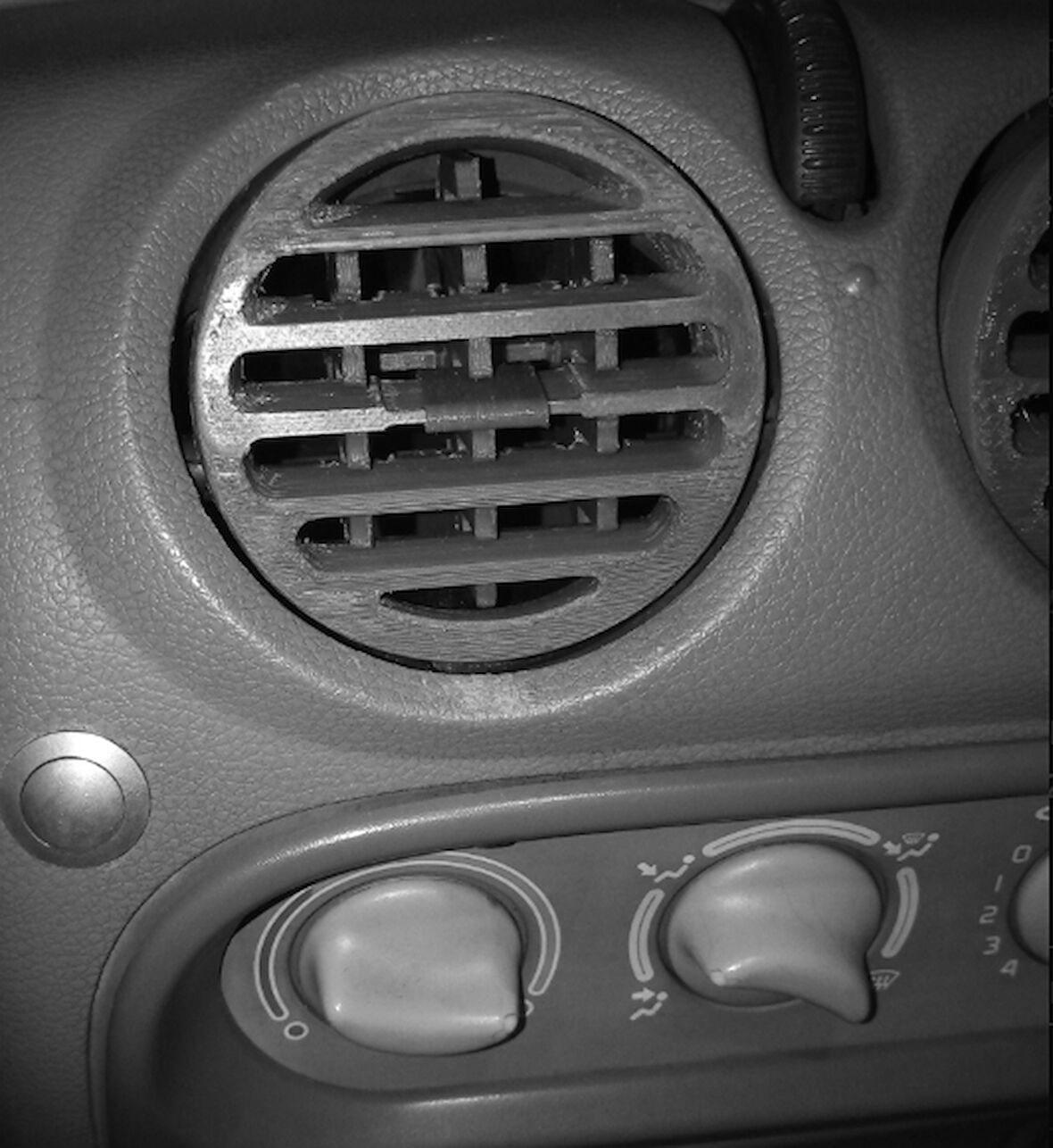 Renault Twingo Havalandırma Izgarası