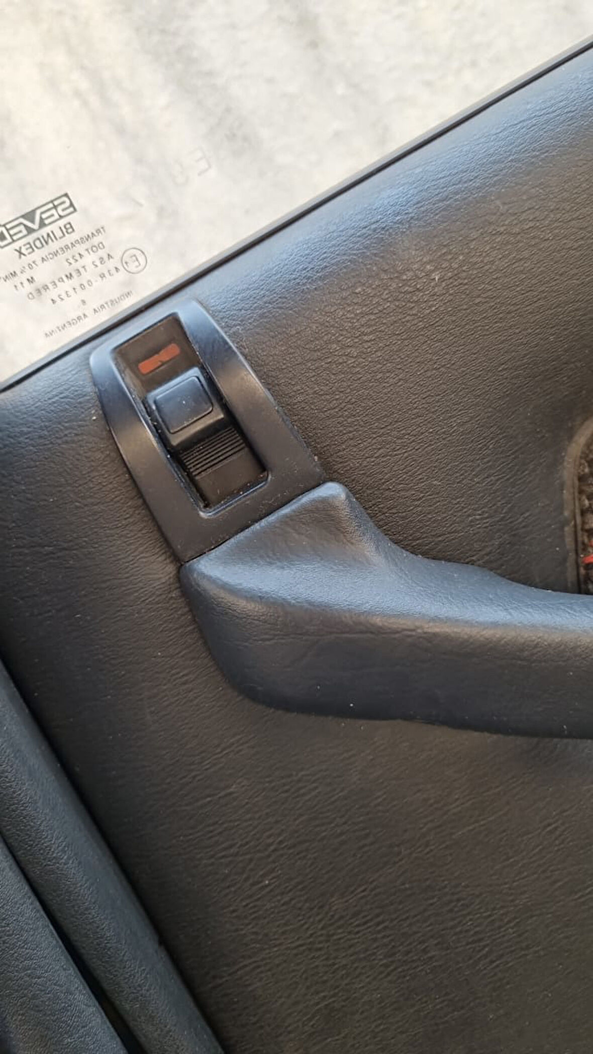 Peugeot 306 Kapı Kilit Pimi Butonu 2 Adet