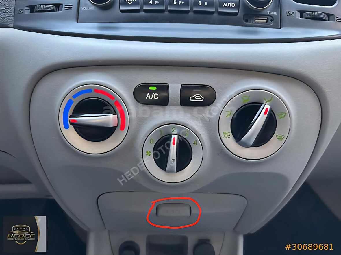 Hyundai Accent Era Küllük Düğme