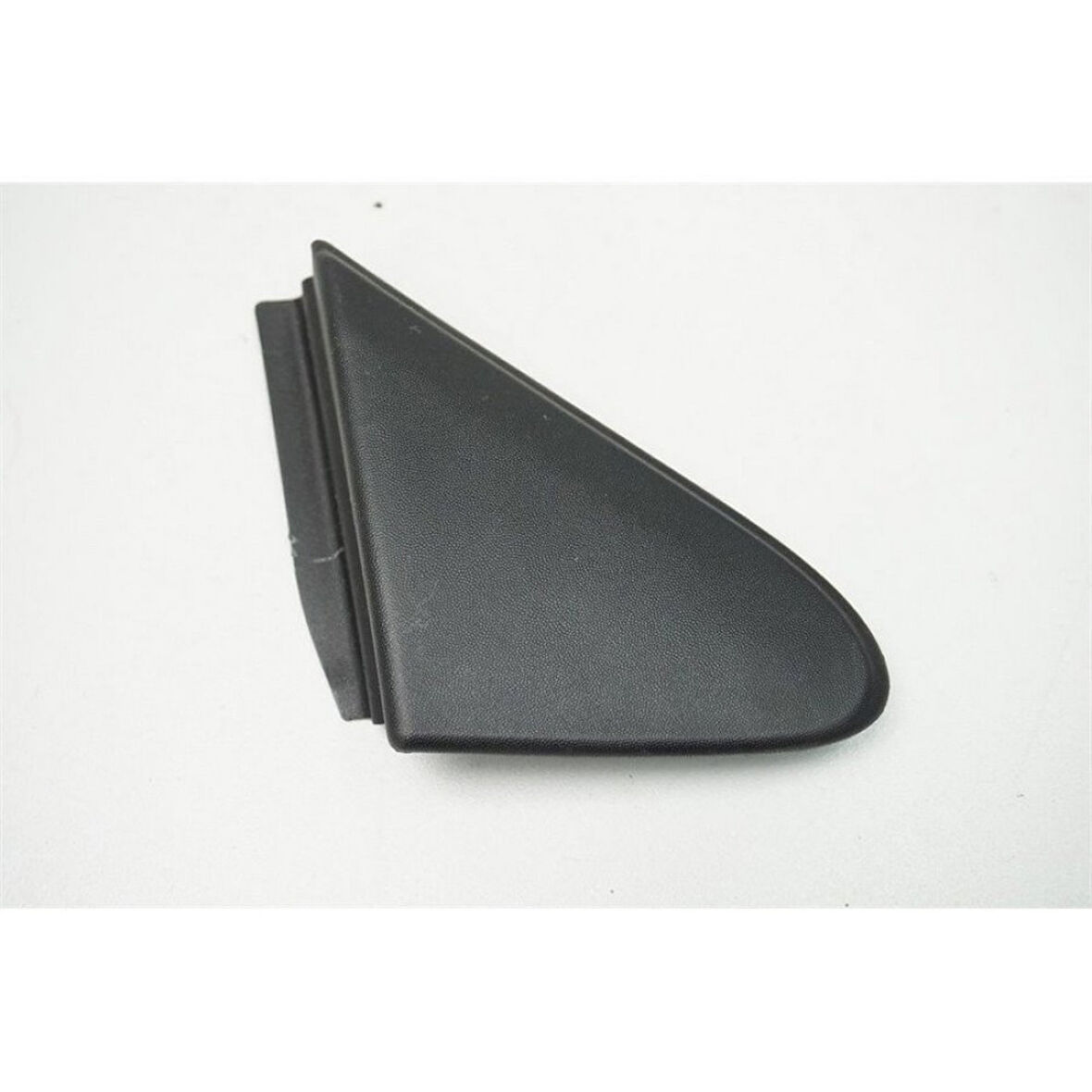 Clio 3 Iıı Ayna Bakaliti Üçgeni Sağ 8200357711