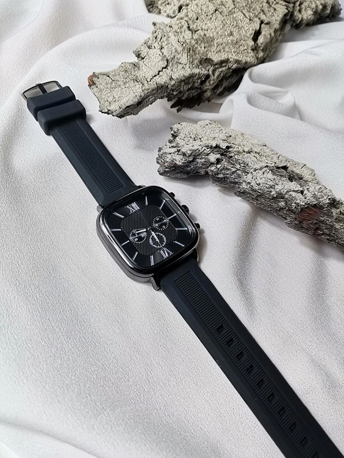 Luna Jewelry Iron Pulse Silikon Kordon Erkek Saati