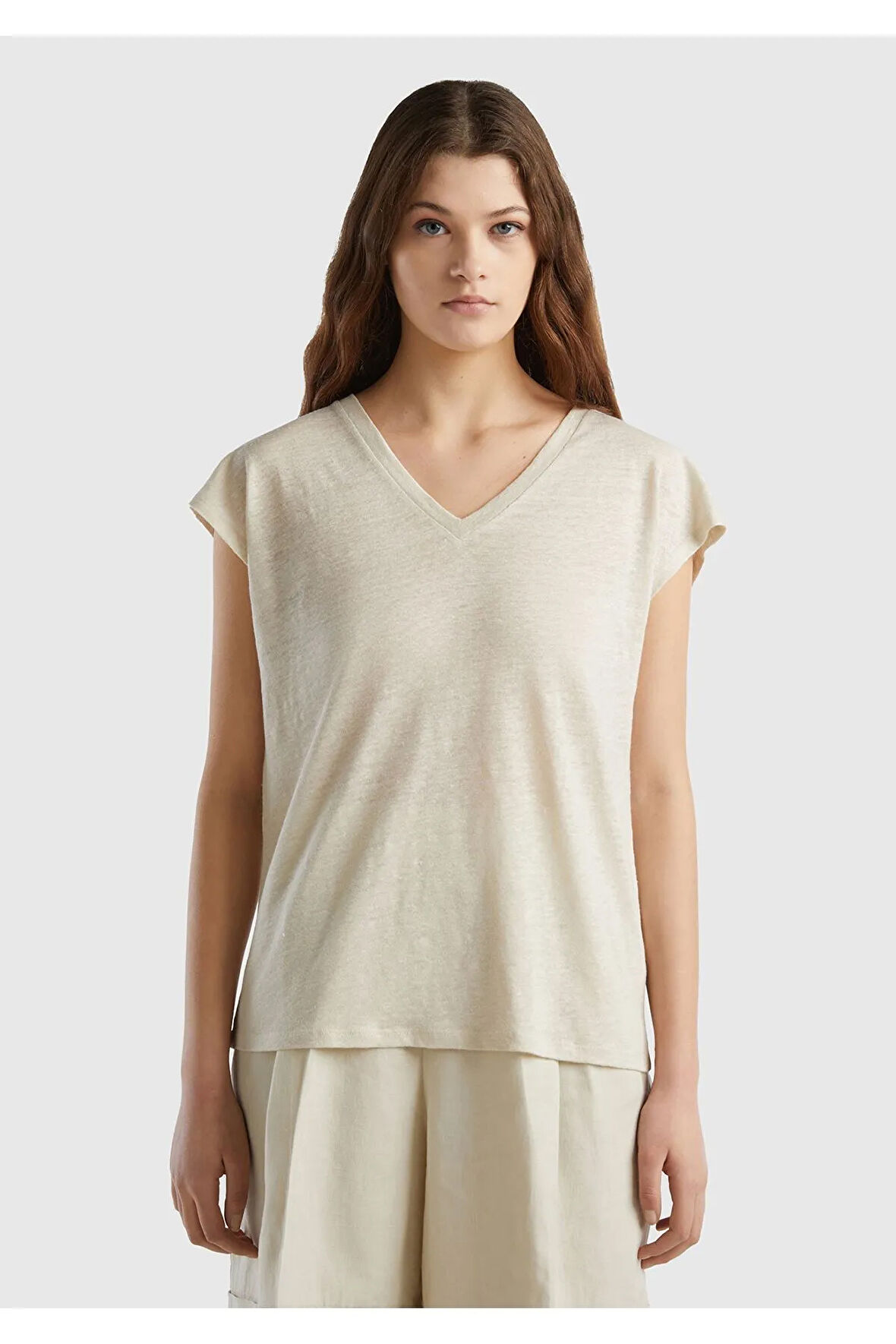 United Colors of Benetton Kadın Bej Tişört Model Kodu: 124P3KGQD103M