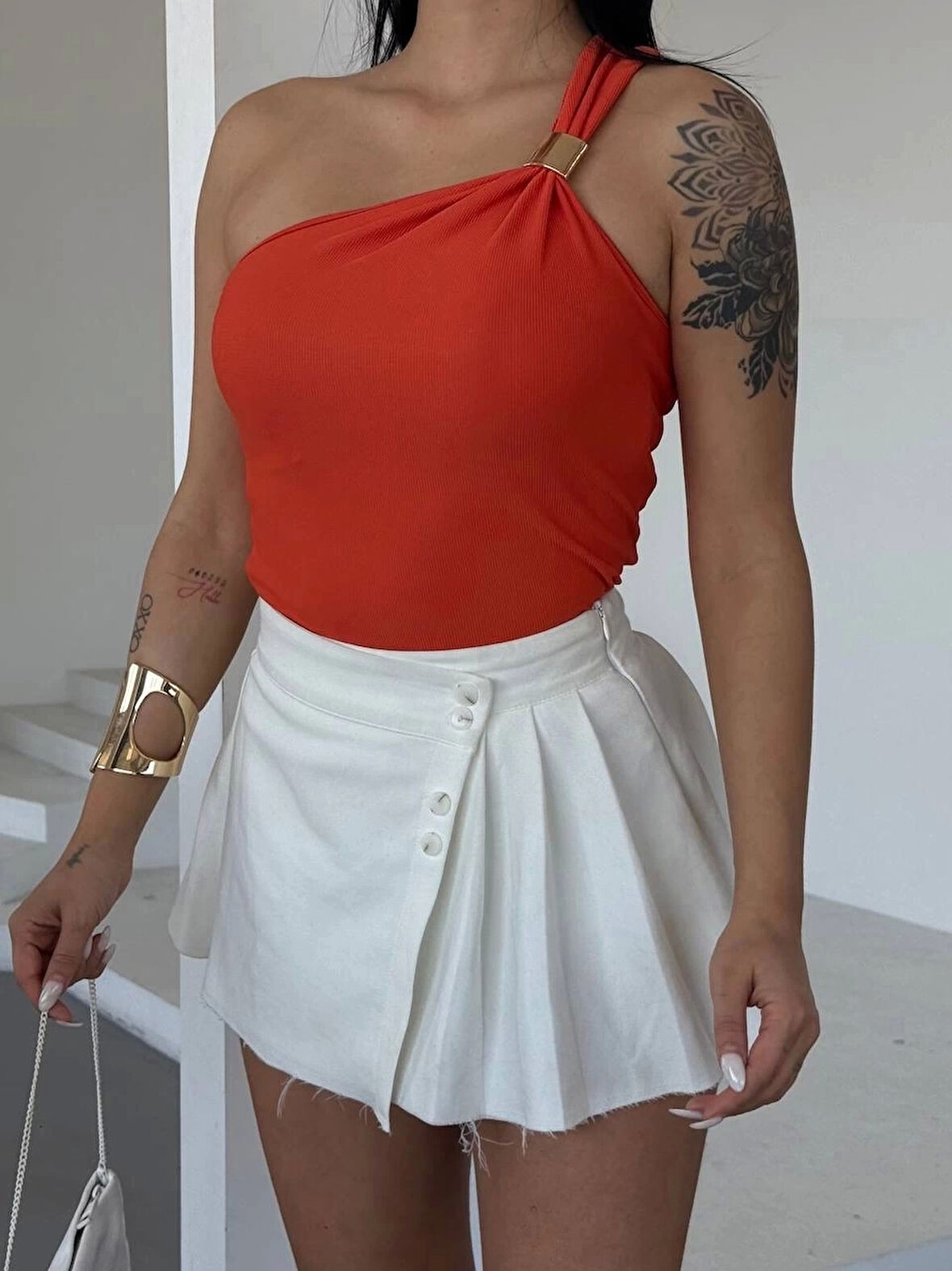 Tek omuzlu Otoman kumaş gold metal detaylı bluz s2311